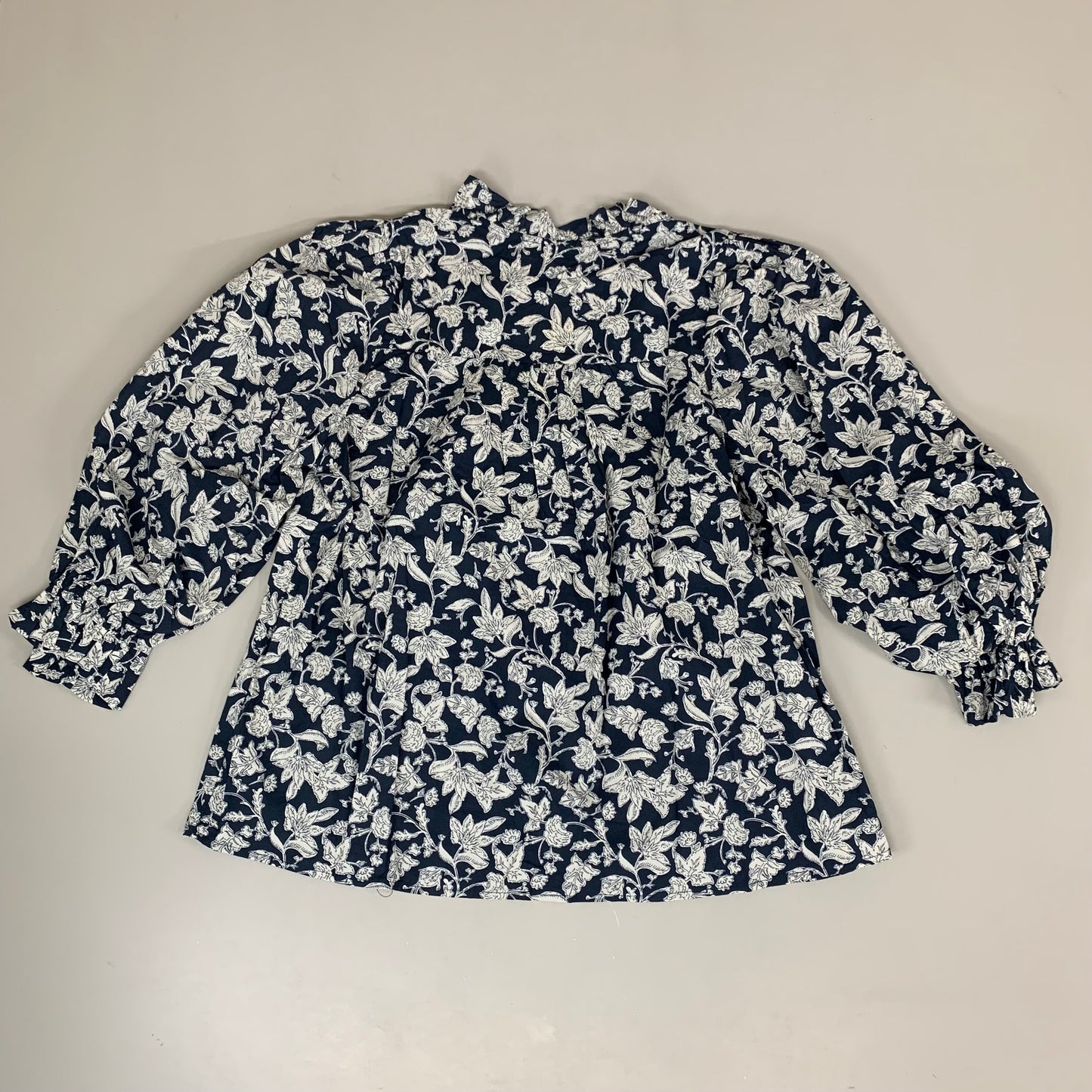 ENTRO Floral Pattern Ruffle Blouse Women's Sz S Navy/White T25612
