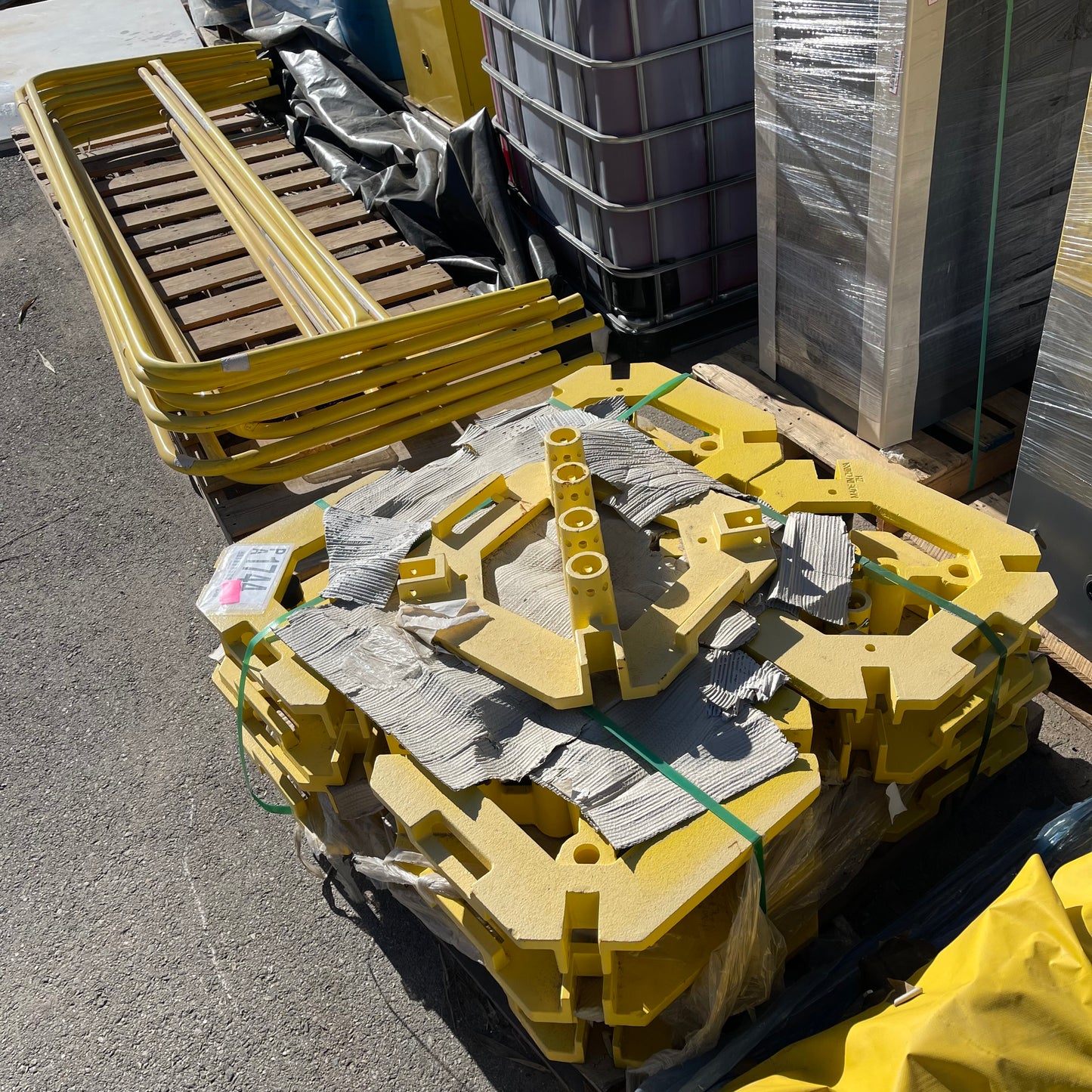 ZA@ Pallet of GARLOCK Yellow Steel Gate & Base (AS-IS)