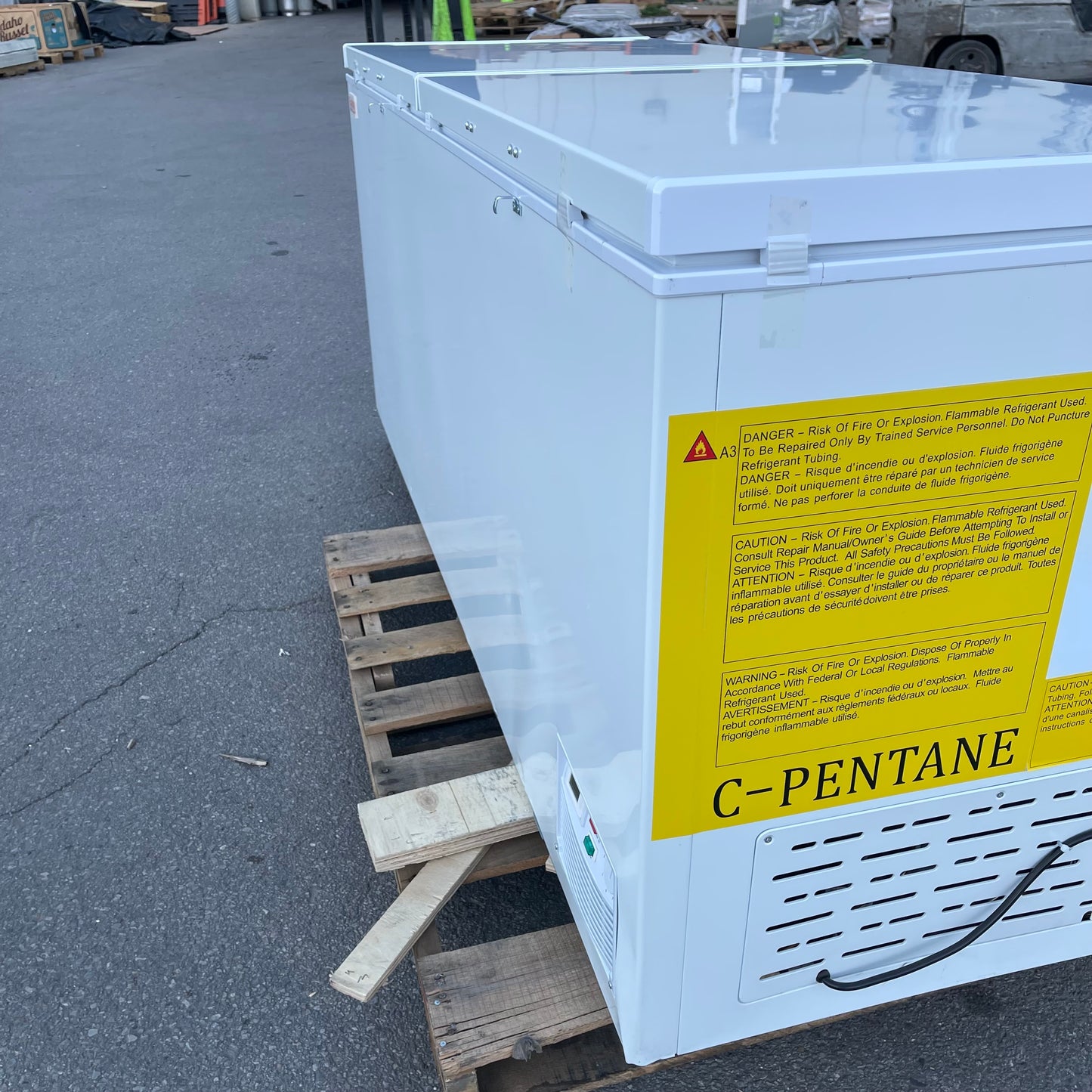 GALAXY Commercial Chest Freezer 78”x32”x27” White 177CF25HC