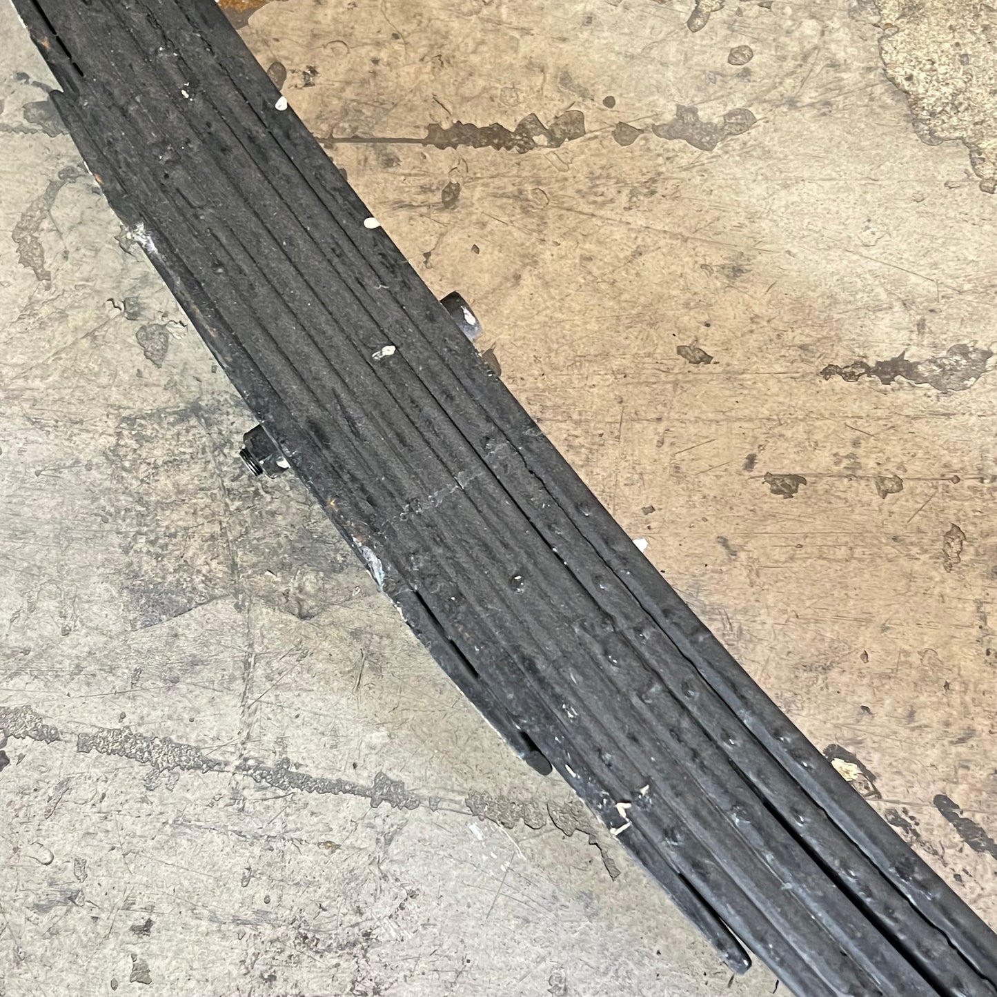 STANLEY SPRINGS Freightliner Multi-leaf Spring 4" Arch 3"W 28" L Black 46-1277