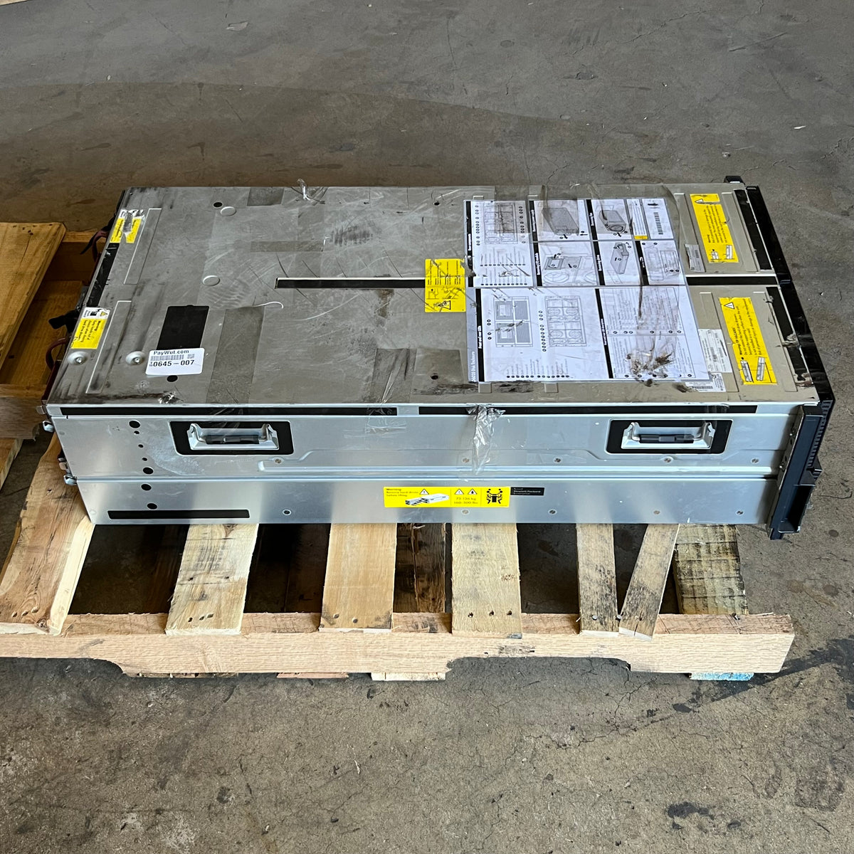 HPE Disk Enclosure Server Storage Array Chassis Sz 35"L x 18"W x 9"H Grey D6020 - HSTNM-S010