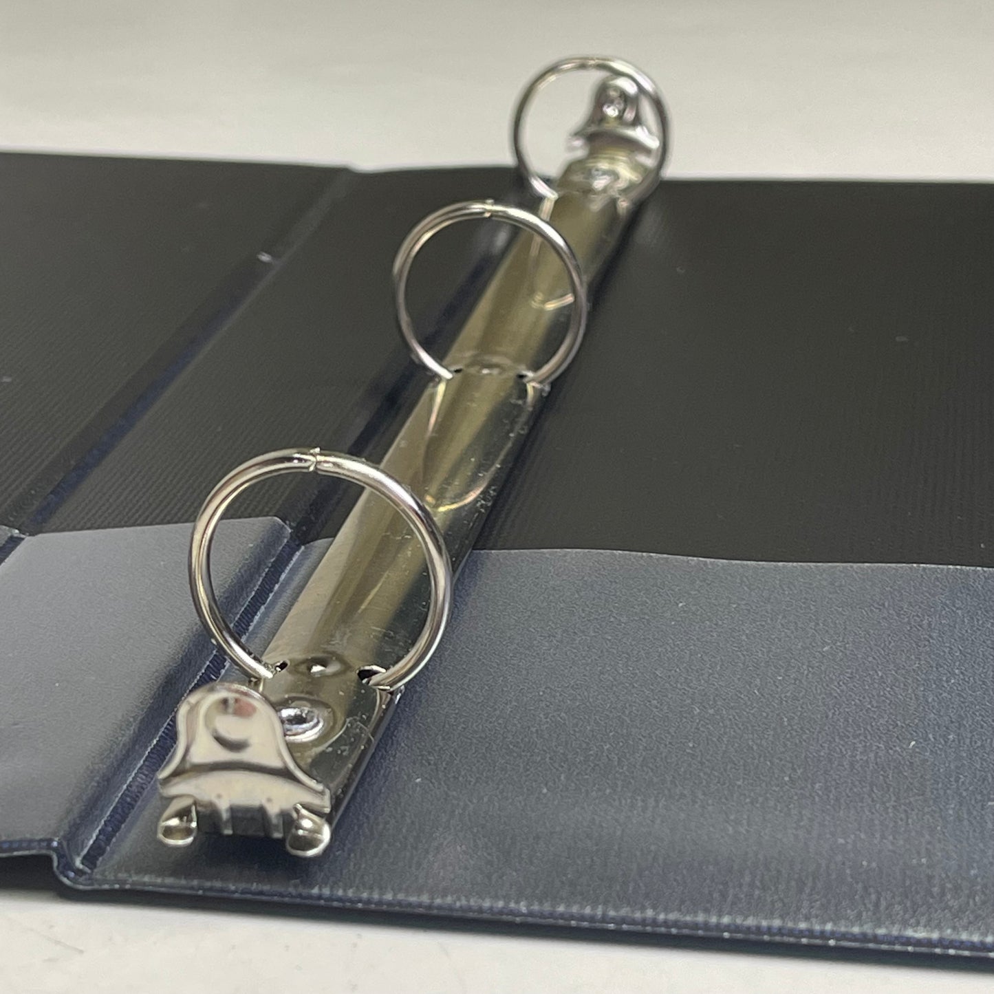 AVERY (12-PACK) Economy Binders 1" Round 3 Ring 11"x 8.5" Non-View Blue 03300