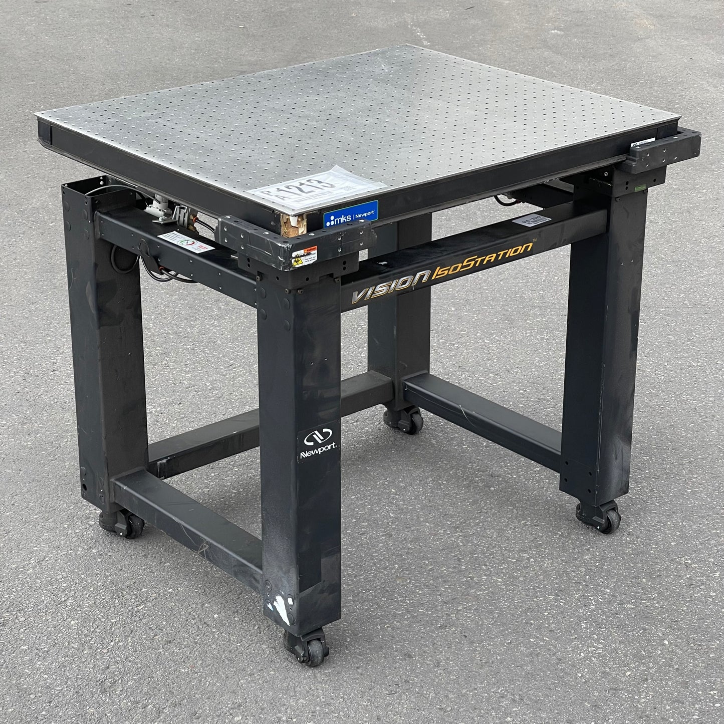 NEWPORT Vision IsoStation Optical Workstation Black 39"x34"x33" (AS-IS)