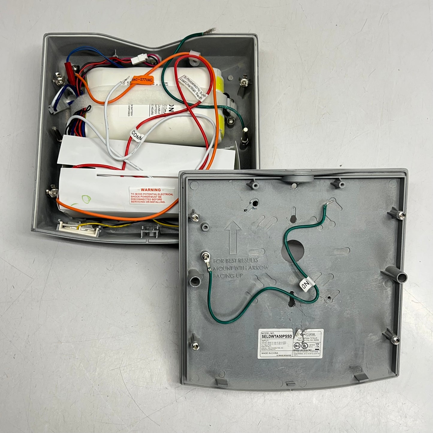 COOPER LIGHTING Sure-lites Led Emergency Light & Luminaire SELDWA50PS (Pre-Owned)