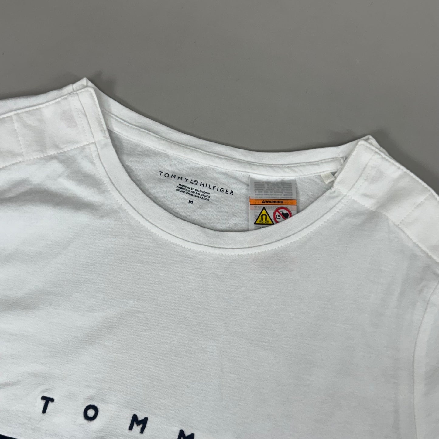 TOMMY HILFIGER Adaptive Short Sleeve Magnet Button T-Shirt White Women's SZ M Signature Stripe (New Other)