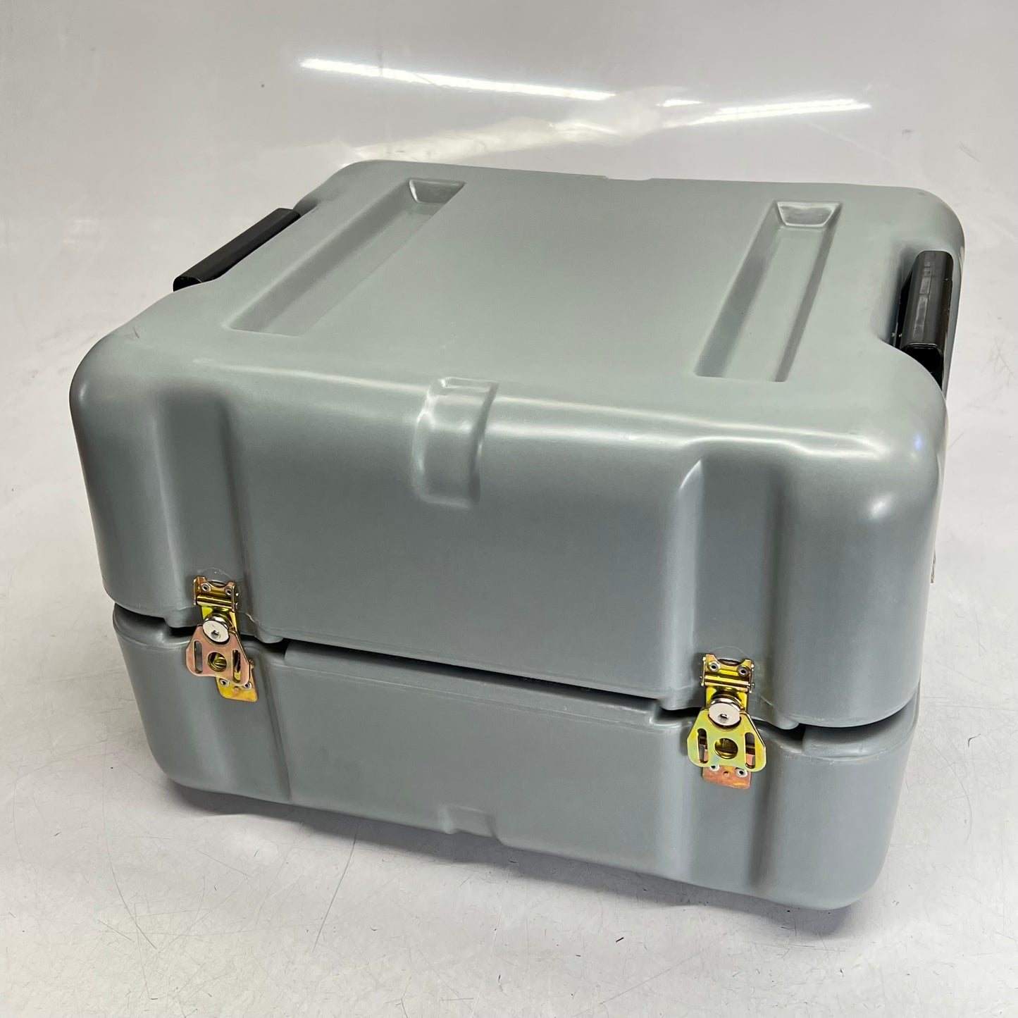PELICAN  Hardigg Industrial Transit & Storage Case W/ Breather Valve Grey (Used)