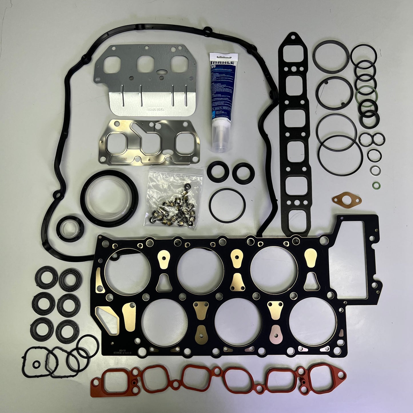 MAHLE Engine Gasket Set For Volkswagen Vehicles OE Fit & Function 95-3718