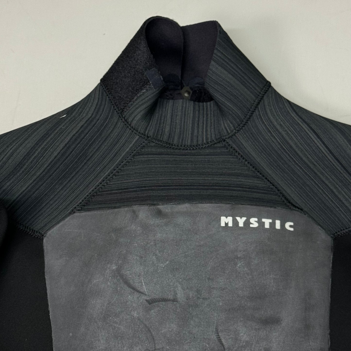 MYSTIC Majestic 2022 Fullsuit Back-zip Knitflex+ 4/3mm Sz L Black 35000.220006