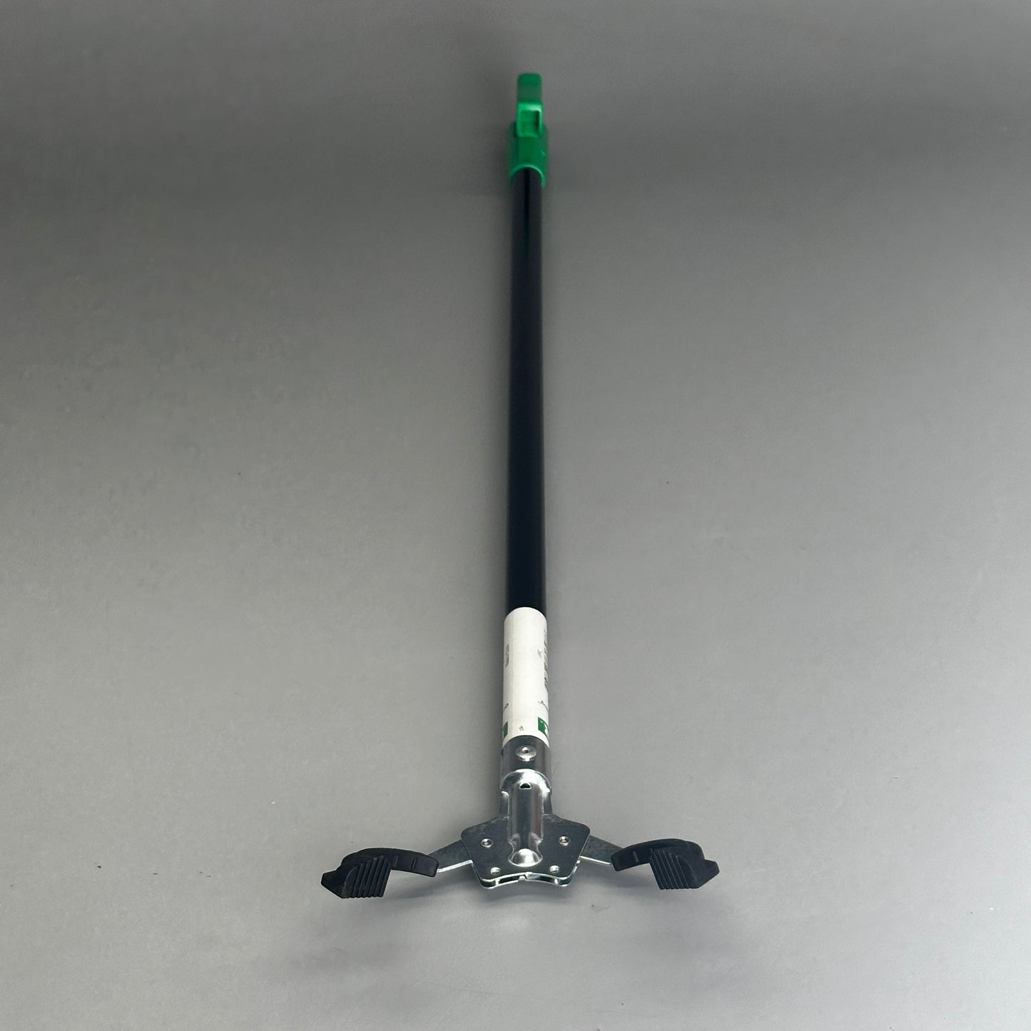 Trash Grabber 32"x 5" Black/Green