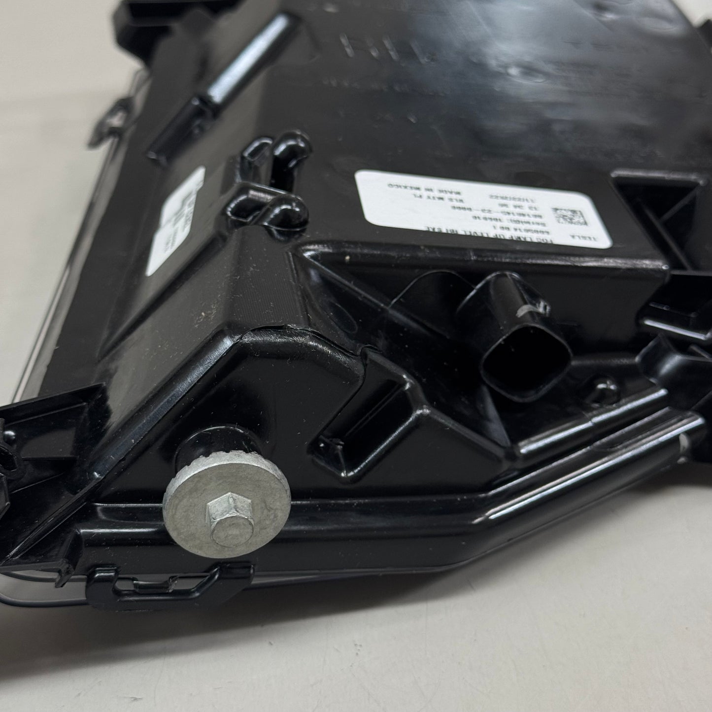 TESLA Front Fog Lamp Assembly Right Hand SAE Up Model S 00140145-23-0000