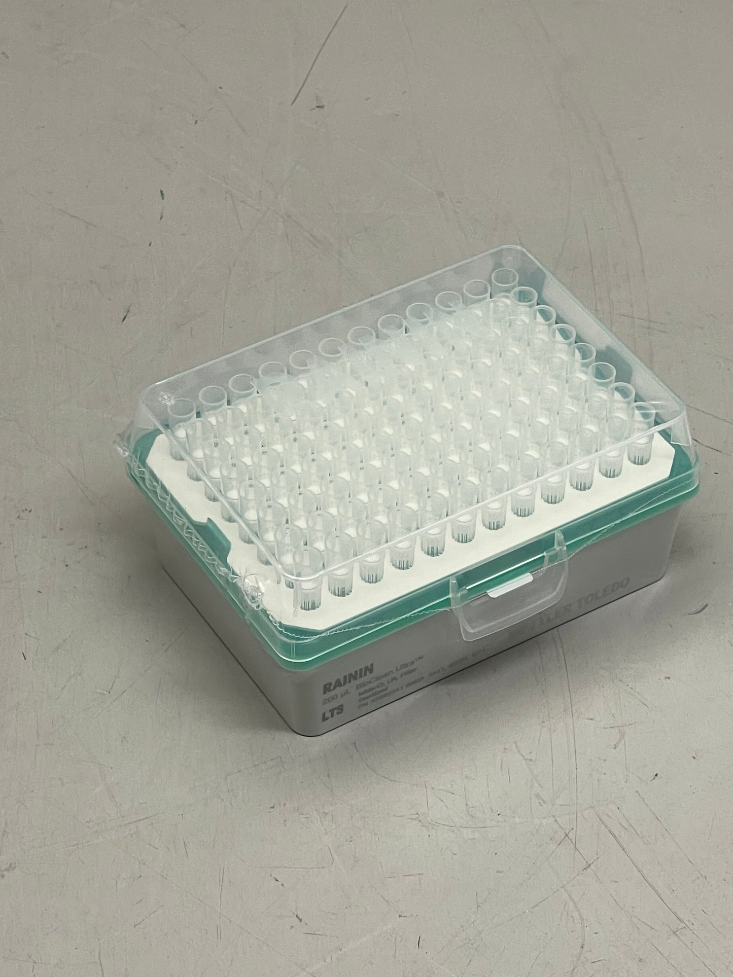 RAININ LR Bioclean Ultra Pipette Tip In Hinge Rack 960 tips in 10 racks 30389241
