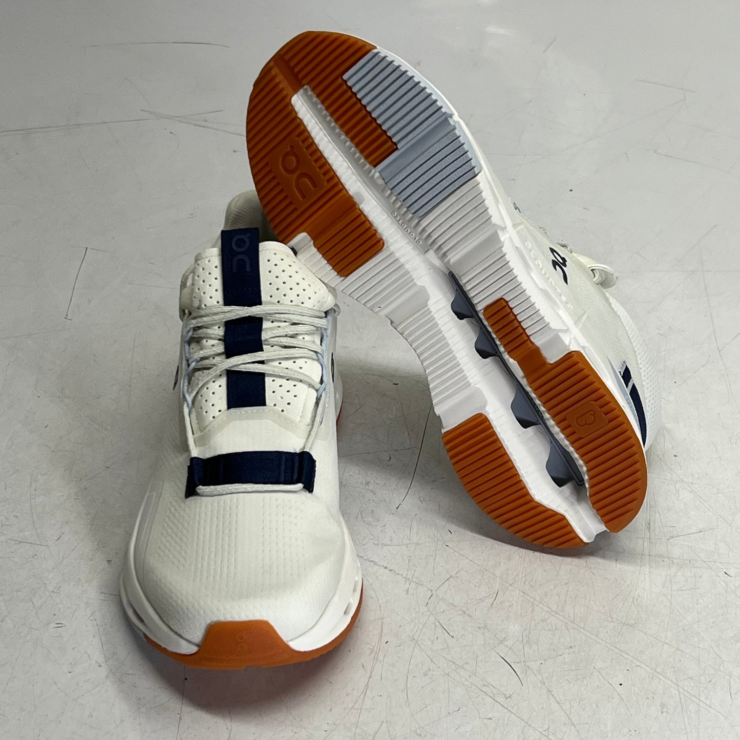 On Cloudnova 2 Casual Shoes Women's Sz 9 Ice/Zodiac