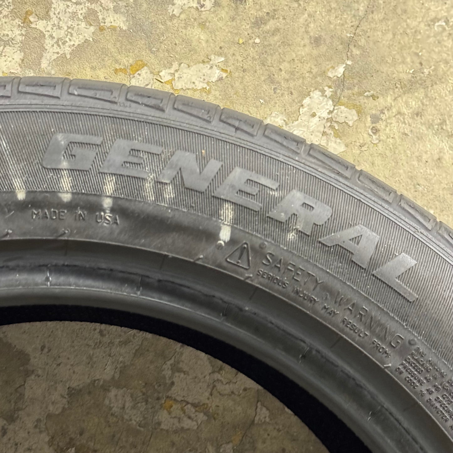 GENERAL All-Season Tire Sz 205/55R 16 (91T) Black ALTIMAX RT 45 (Used)