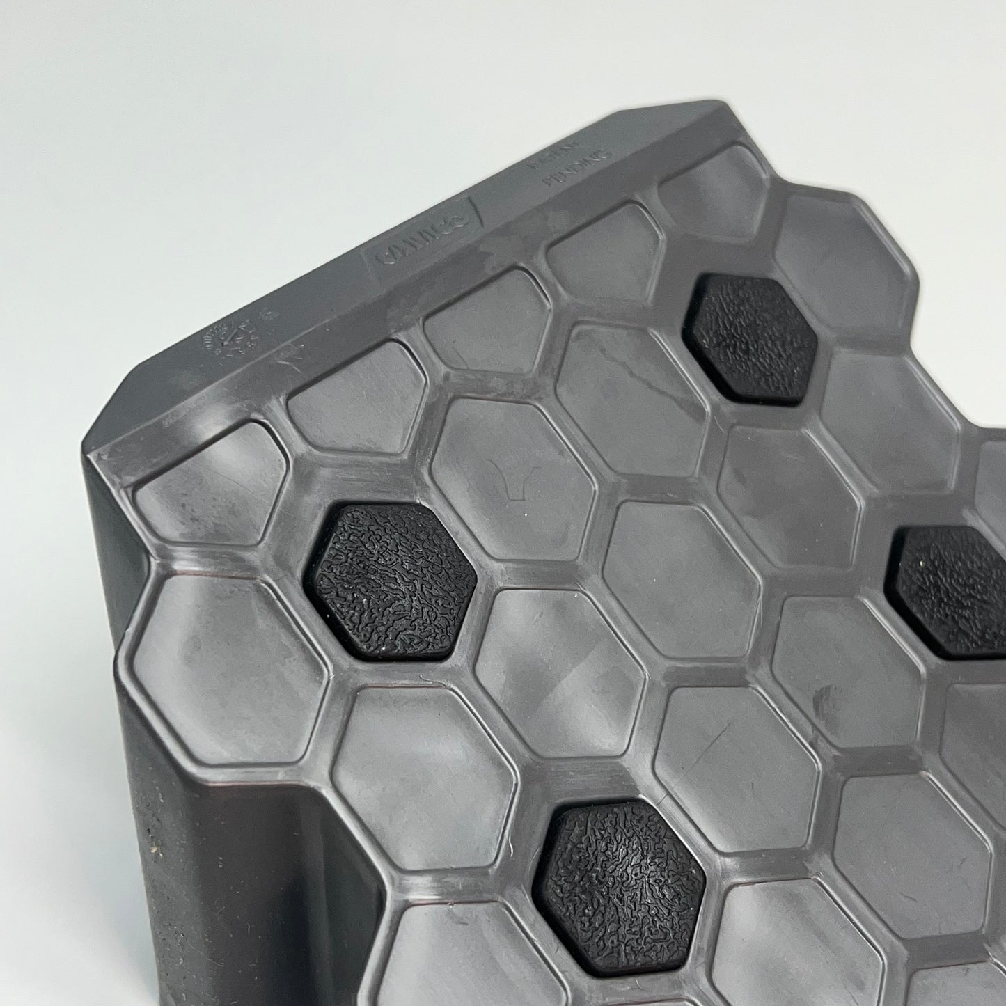 CAMCO Honeycomb Curved Camper/RV Leveler Chock 4" Lift Yellow/Black 44428