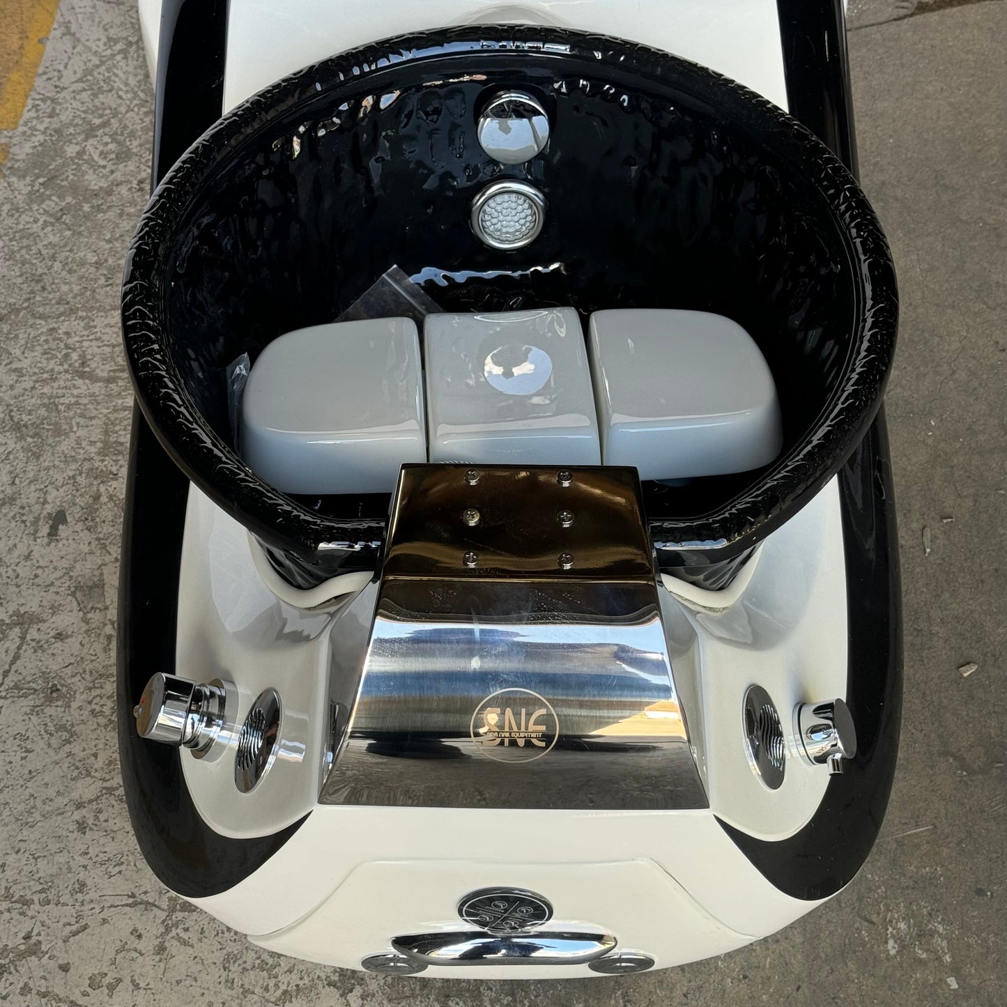 SNE Pedicure Spa Tub Sz 51" L x 46" W x 42" H, (3 Boxes) Light Grey SNE 201