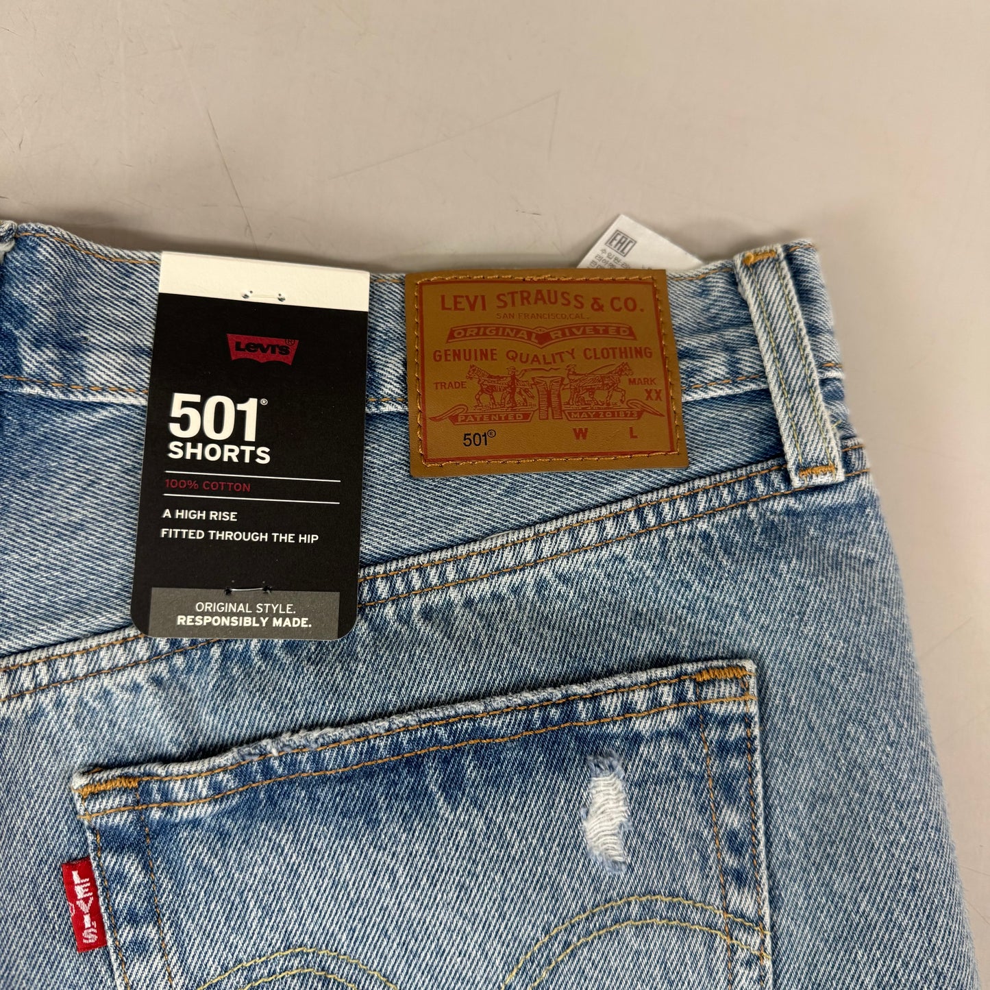 LEVIS 501 Original Fit High Rise Shorts Women's Sz 32 Vague Finish Medium Wash
