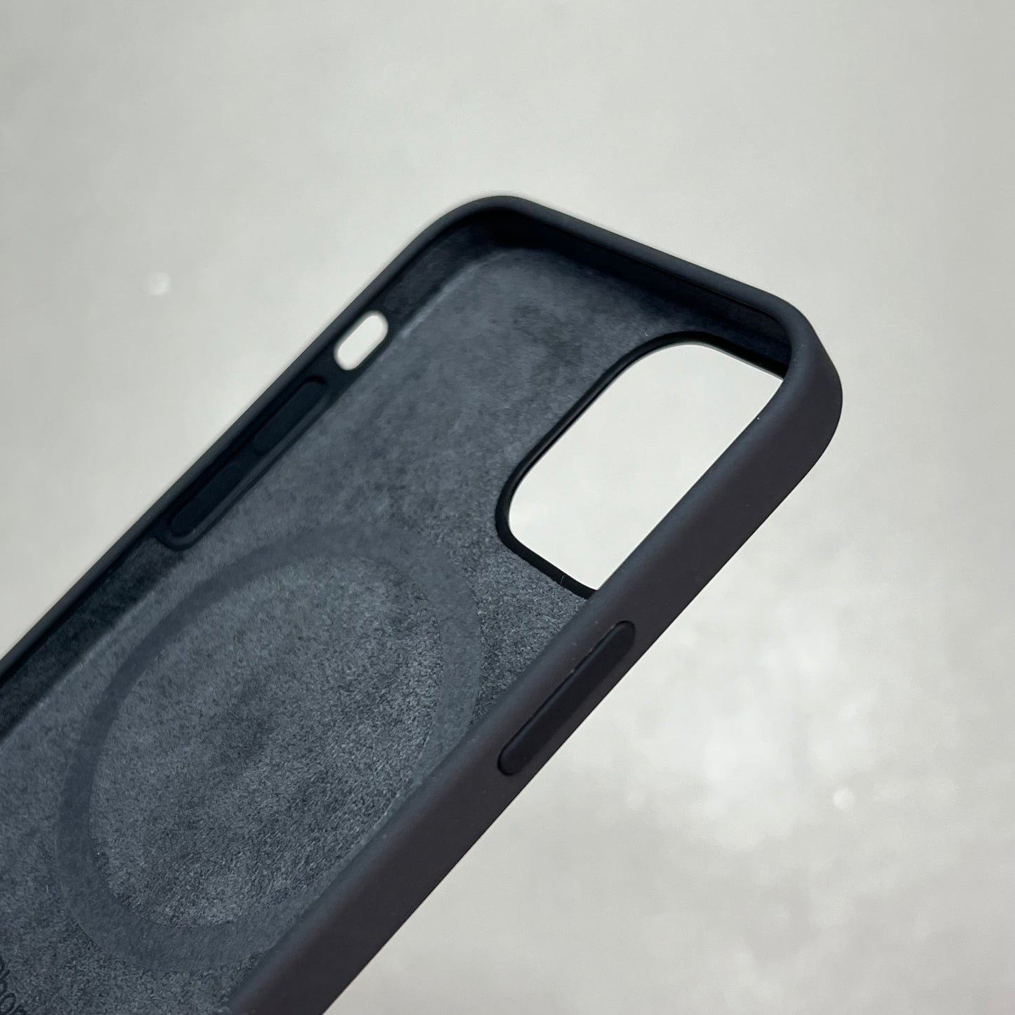 APPLE iPhone 12 Mini Silicone Case W/ MagSafe Black MHKX32M/A (Return)