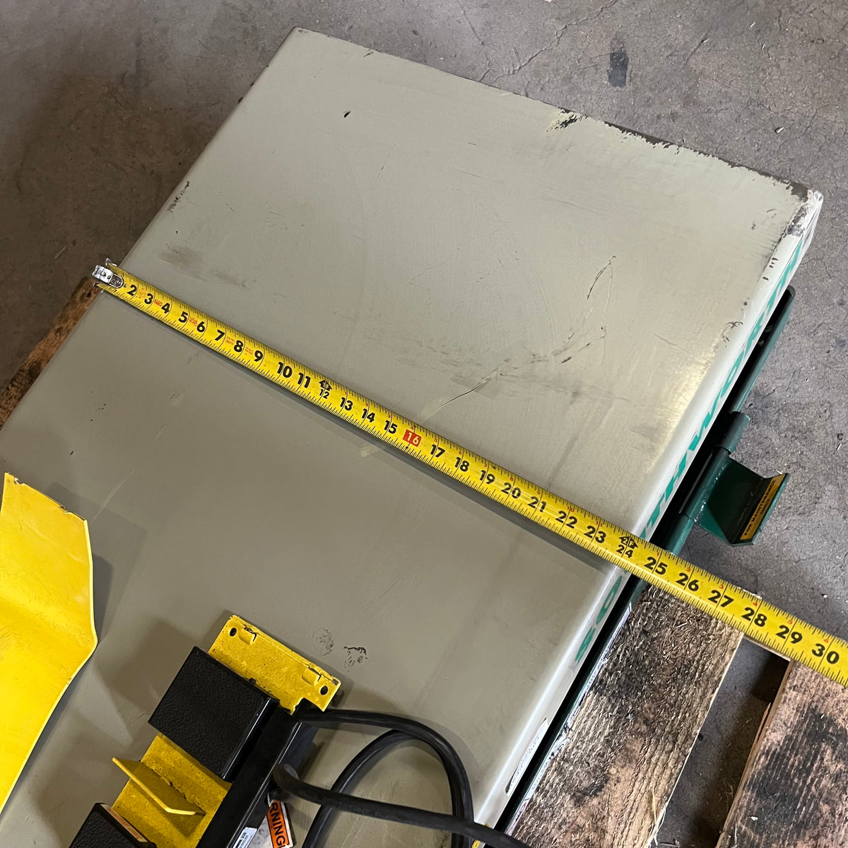 SOUTHWORTH Electric Hydraulic Scissor Lift Table 2000 lb. Capacity 115V Grey (Pre-Owned)
