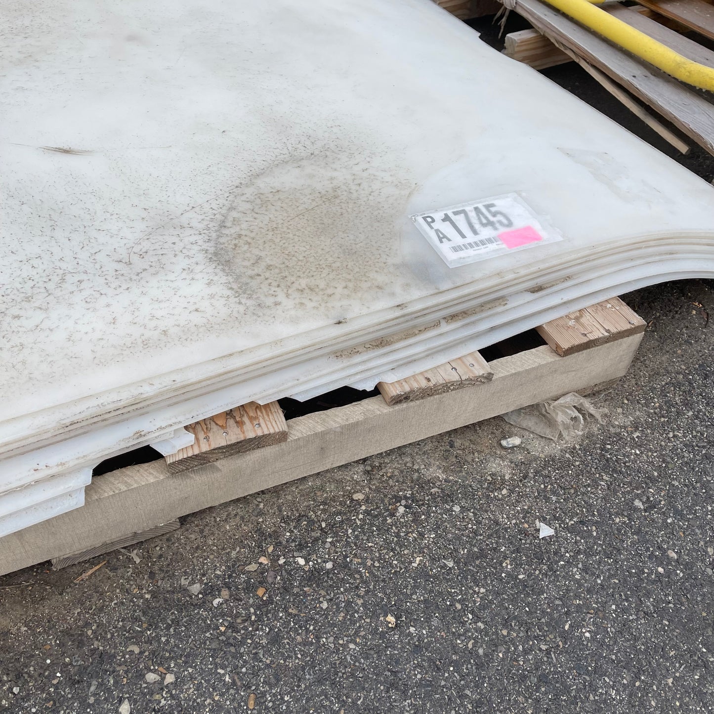 ZA@ Pallet of MIXED White Plastic Sheets 96”x49”