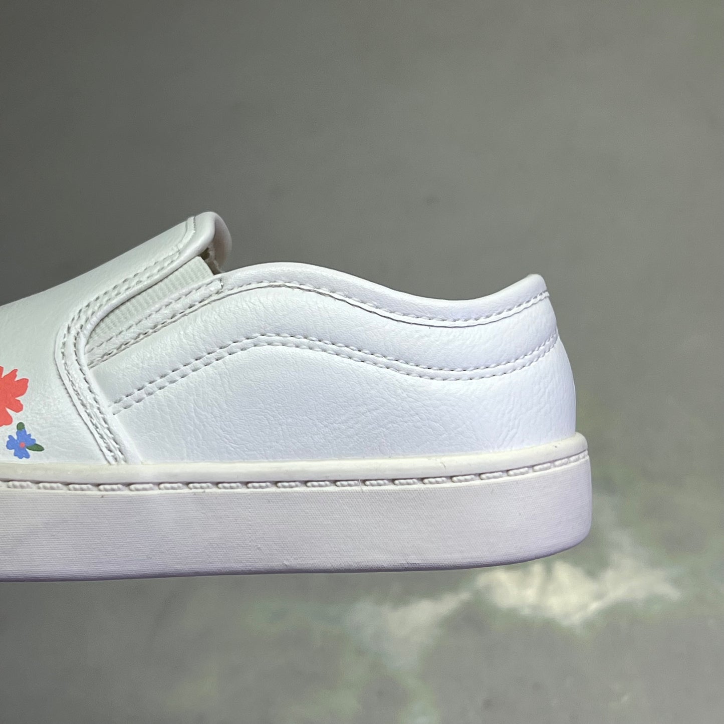 CARTER'S Wipe Clean Floral Slip-On Toddler Shoe Girl's Sz 12 White CF21H03B