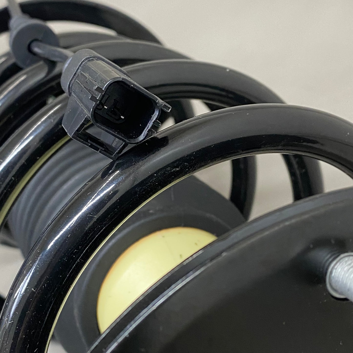 ARNOTT Front Right Coil For Licoln MKZ/ Ford Fushion 11"x32"x9" Black SK-3599