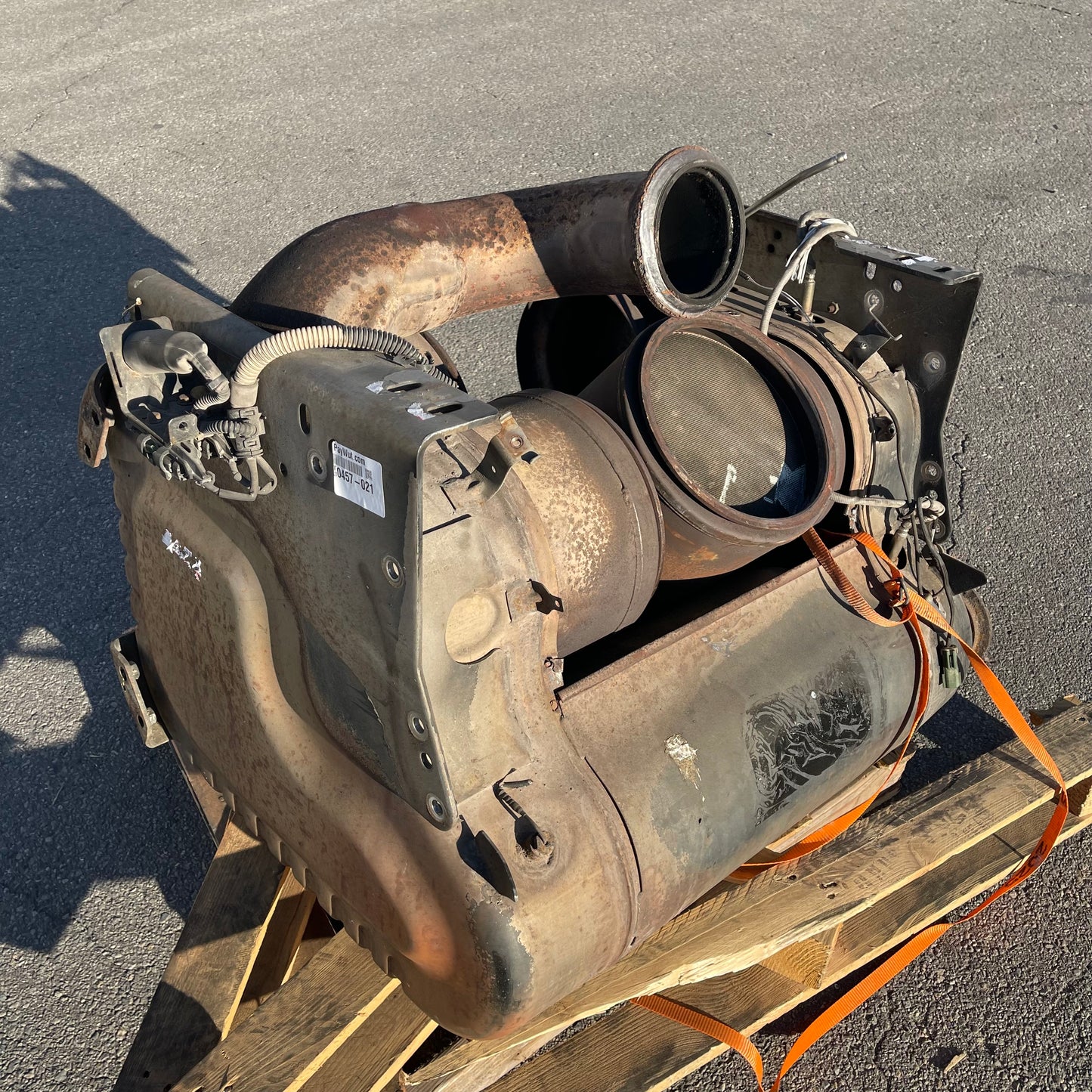 ZA@ Pallet of DETROIT DIESEL One-Box DD13, DD15, DD16