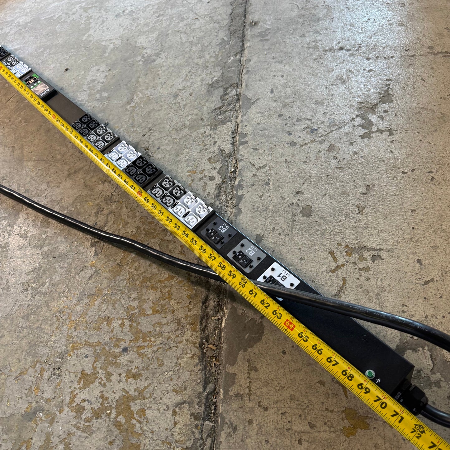 APC Power Distribution Units Input 200-240Vac Delta 24A/ SE24024SMBO-0062-C