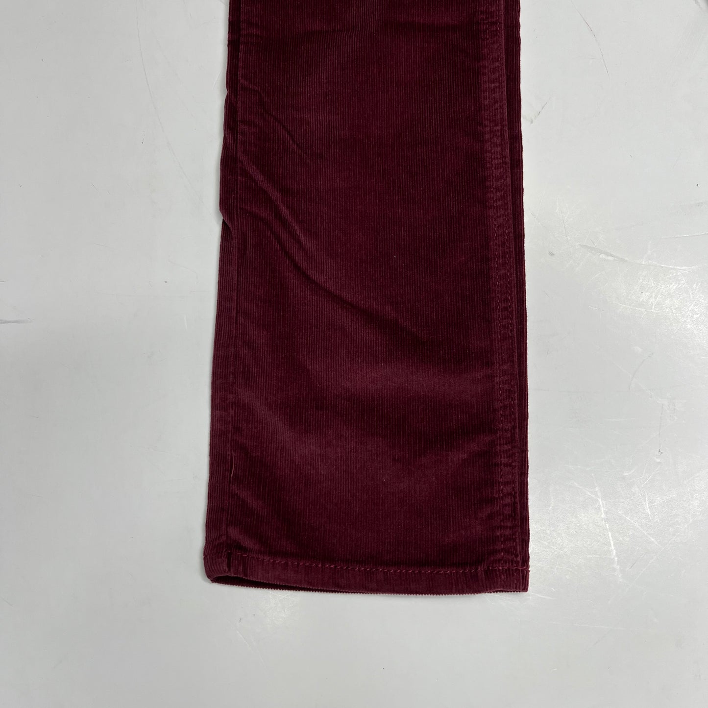 SILVER JEANS CO Suki Curvy Fit Mid Rise Straight Leg Women's Size 24/31 Bordeaux