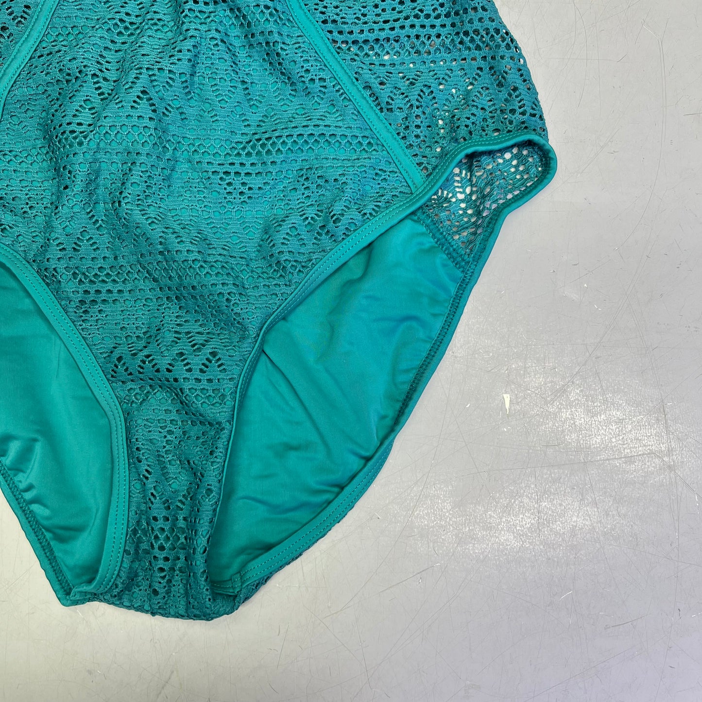 CHARMO Solid Cross Plunge Crochet One Piece Swimsuit Women's Sz M Aqua Blue