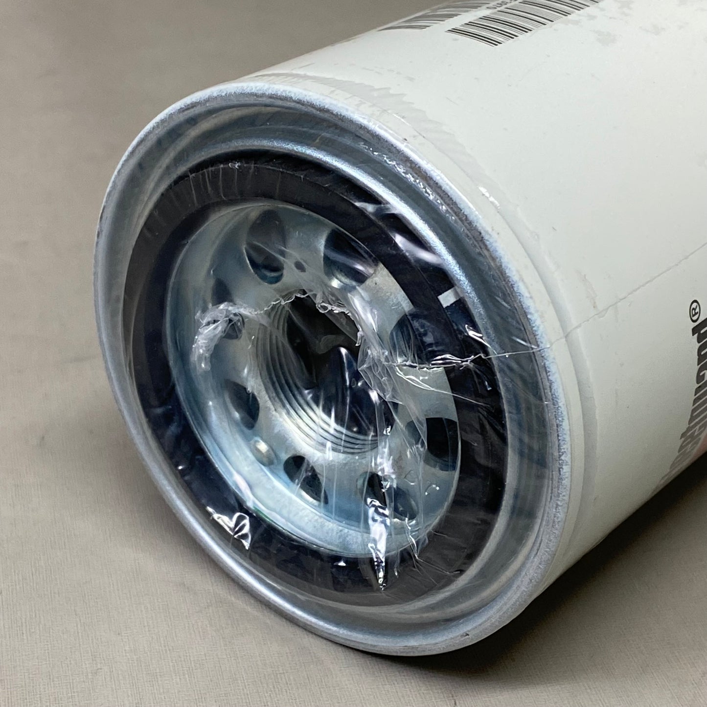 CUMMIN Fleetguard Lube Filter  M20 X 1.5-6H INT White LF3970