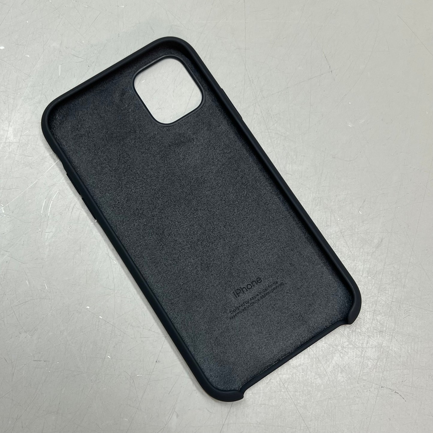 APPLE iPhone 11 Silicone Case Microfiber Lined Case Black MWVU2ZM/A (Return)