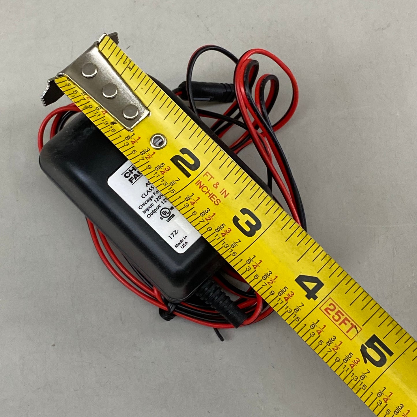 CHICAGO FAUCETS Single Use Plug-in AC Transformer 12VAC Black/Red 240.630.00.1