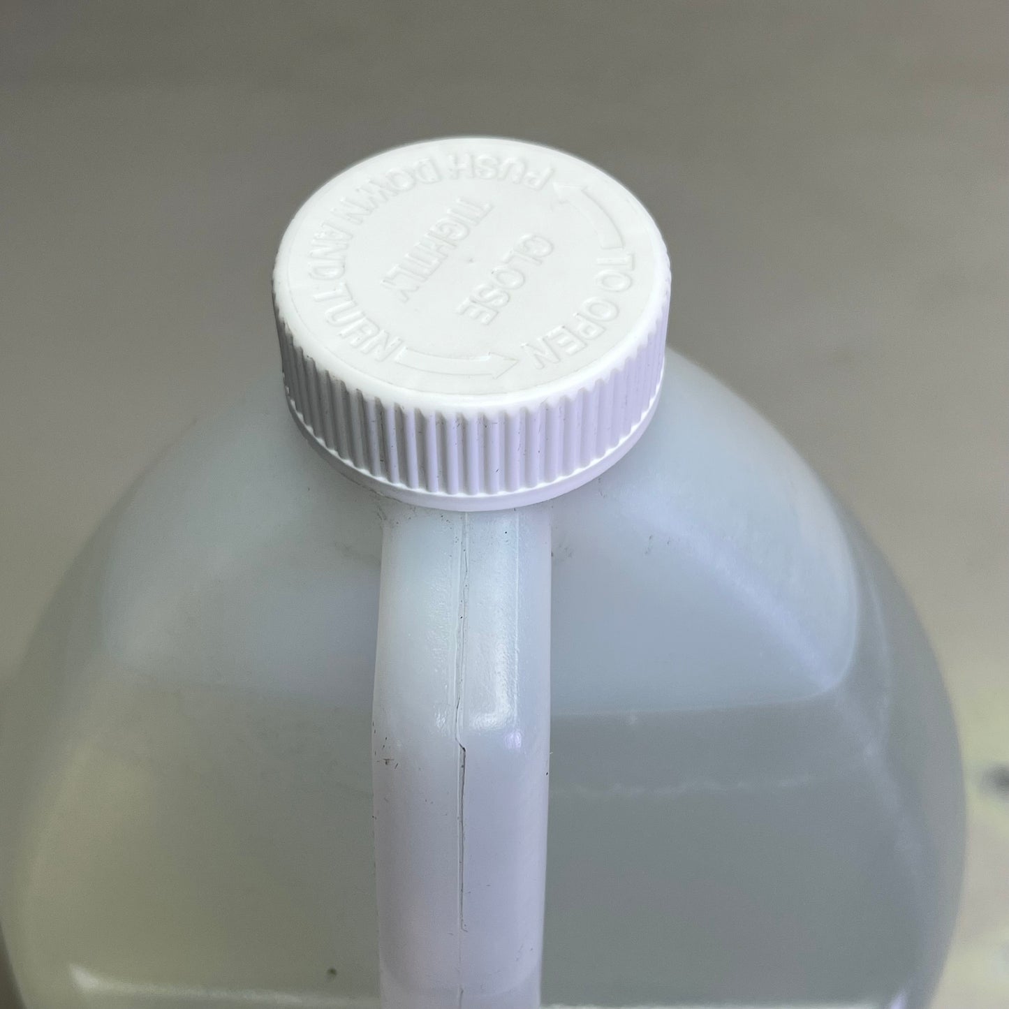 E. LOGICAL E.Free Moisturize Mild Liquid Foaming Hand Soap 1 Gal Clear NYC072-04