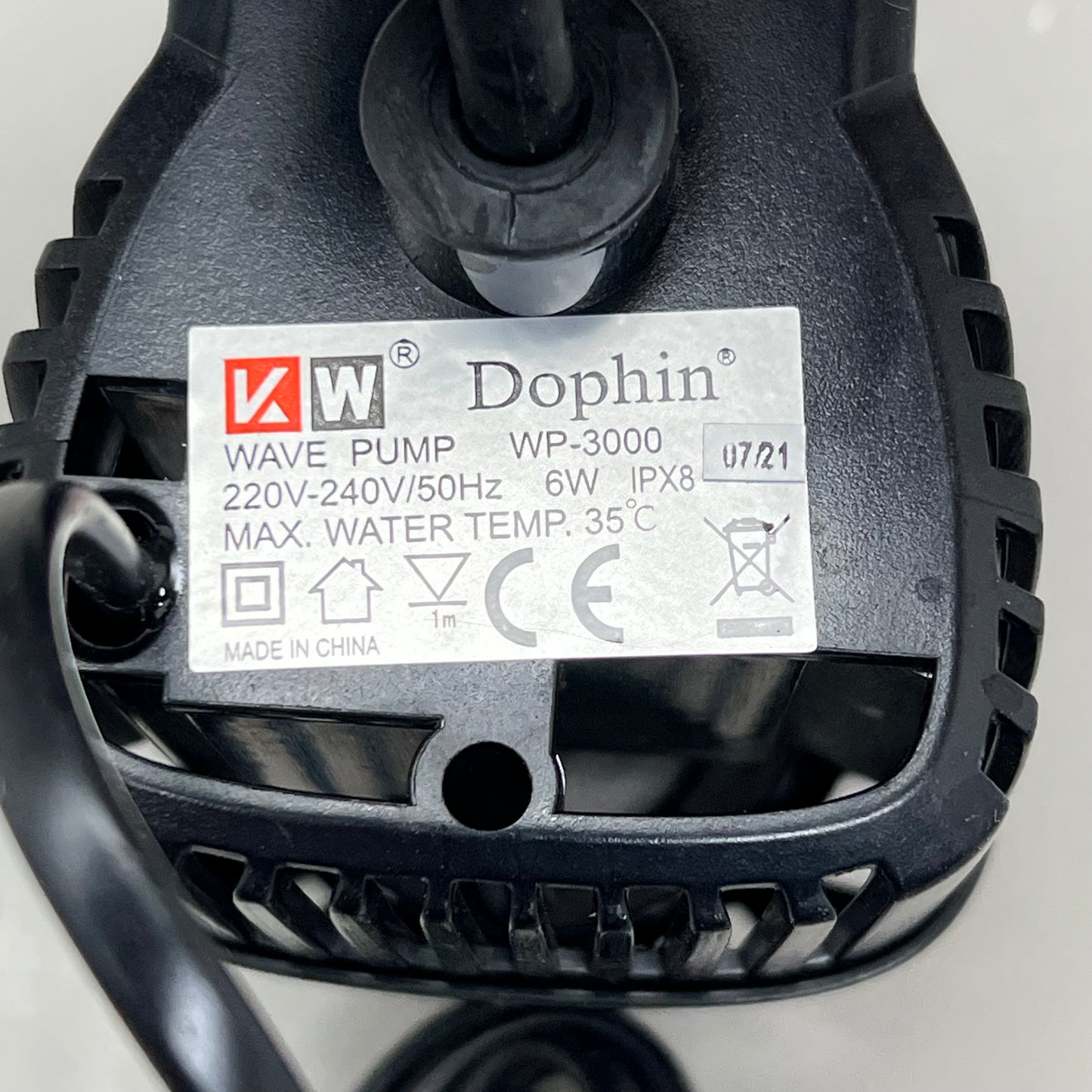 AQUAGLOBE Compact Wave Pump Easy Install Anti Vibration Suction Cup Black WP7500