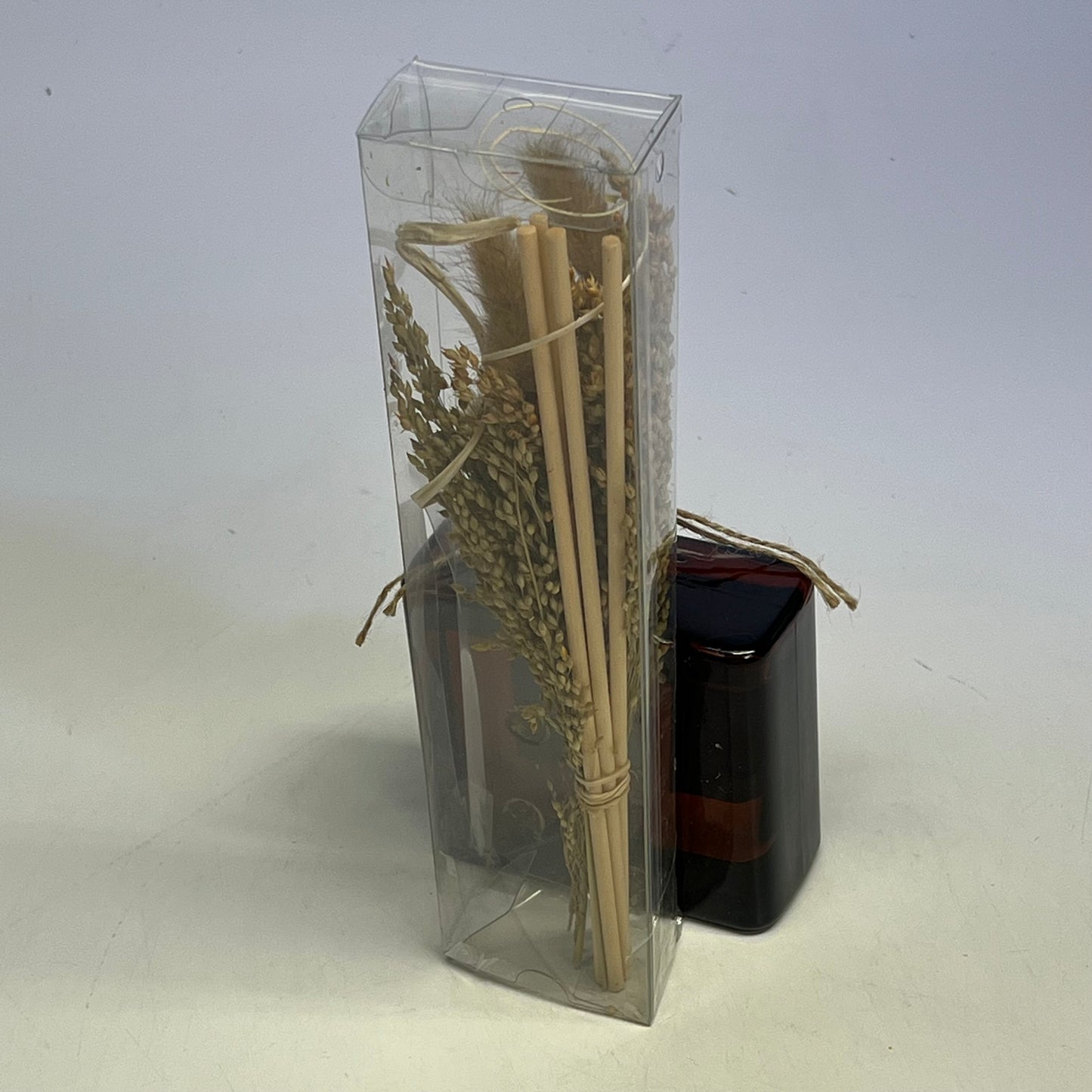 ANDALUCA HOME Amber Vanilla Dried Reed Bundle Fragrance Diffuser 7 fl oz Amber