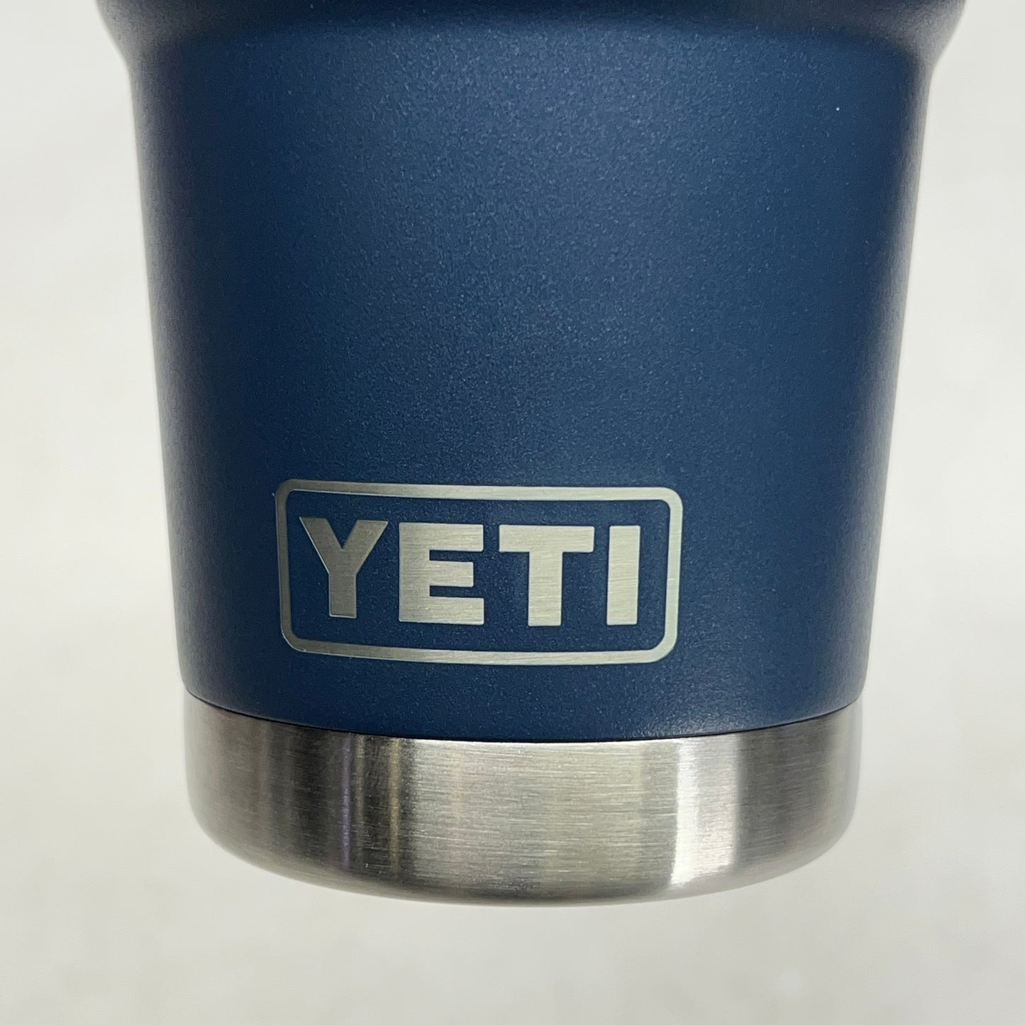 YETI Rambler Double Wall Travel Mug Etched Mineragua 20oz Navy Blue 4010
