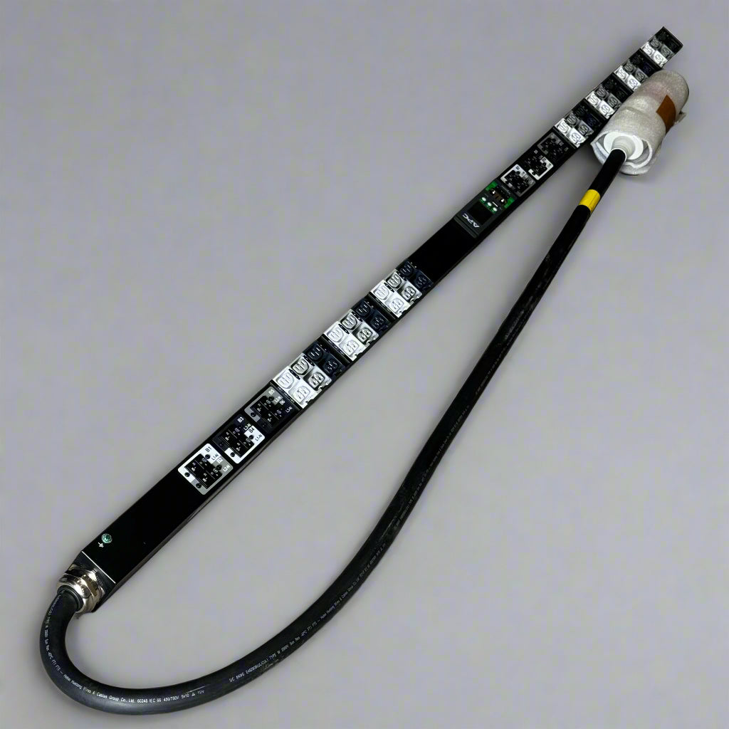 APC Power Distribution Units Input 200-240/346-415VAC  74"L Black SE26048M-0061-C