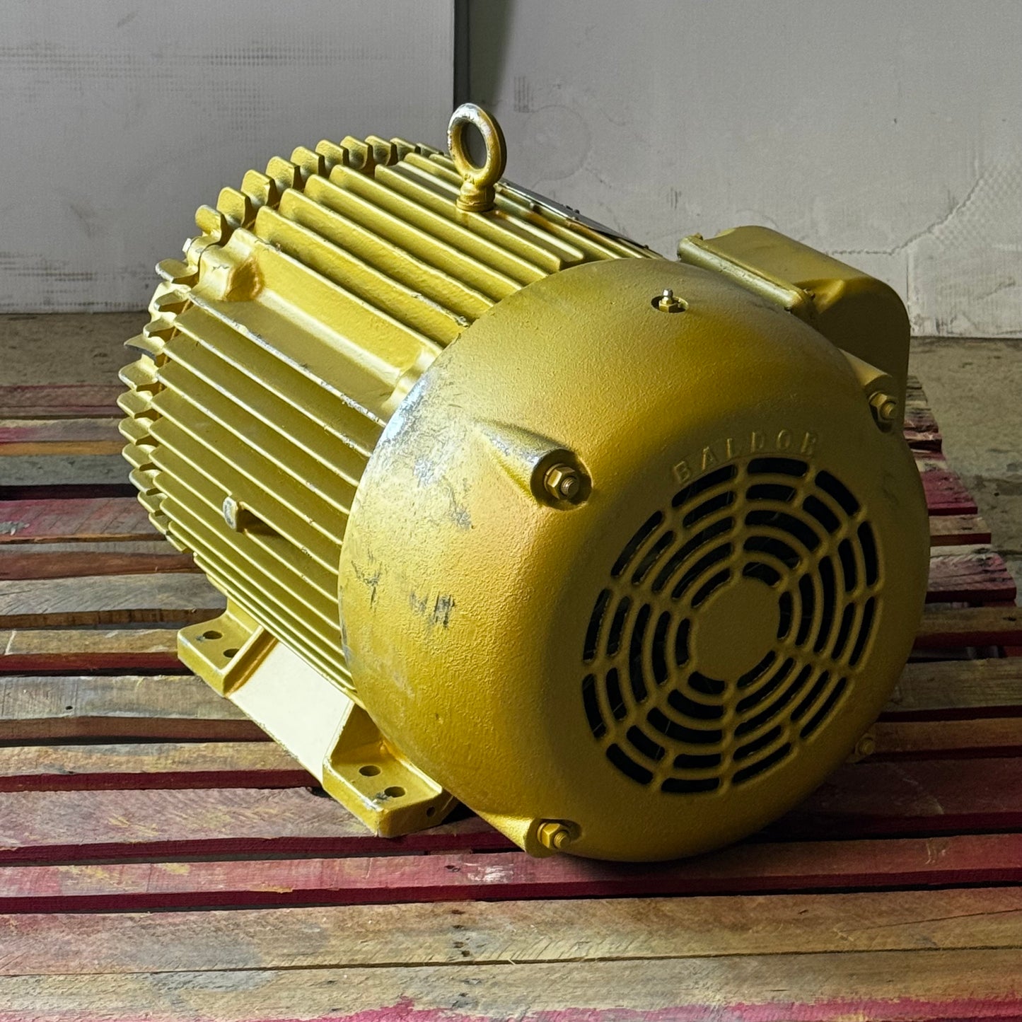 BALDOR RELIANCE Super E Motor 30HP 230/460V 16"H x 31"L Gold EM4117T (New Other, Cosmetic Damage)