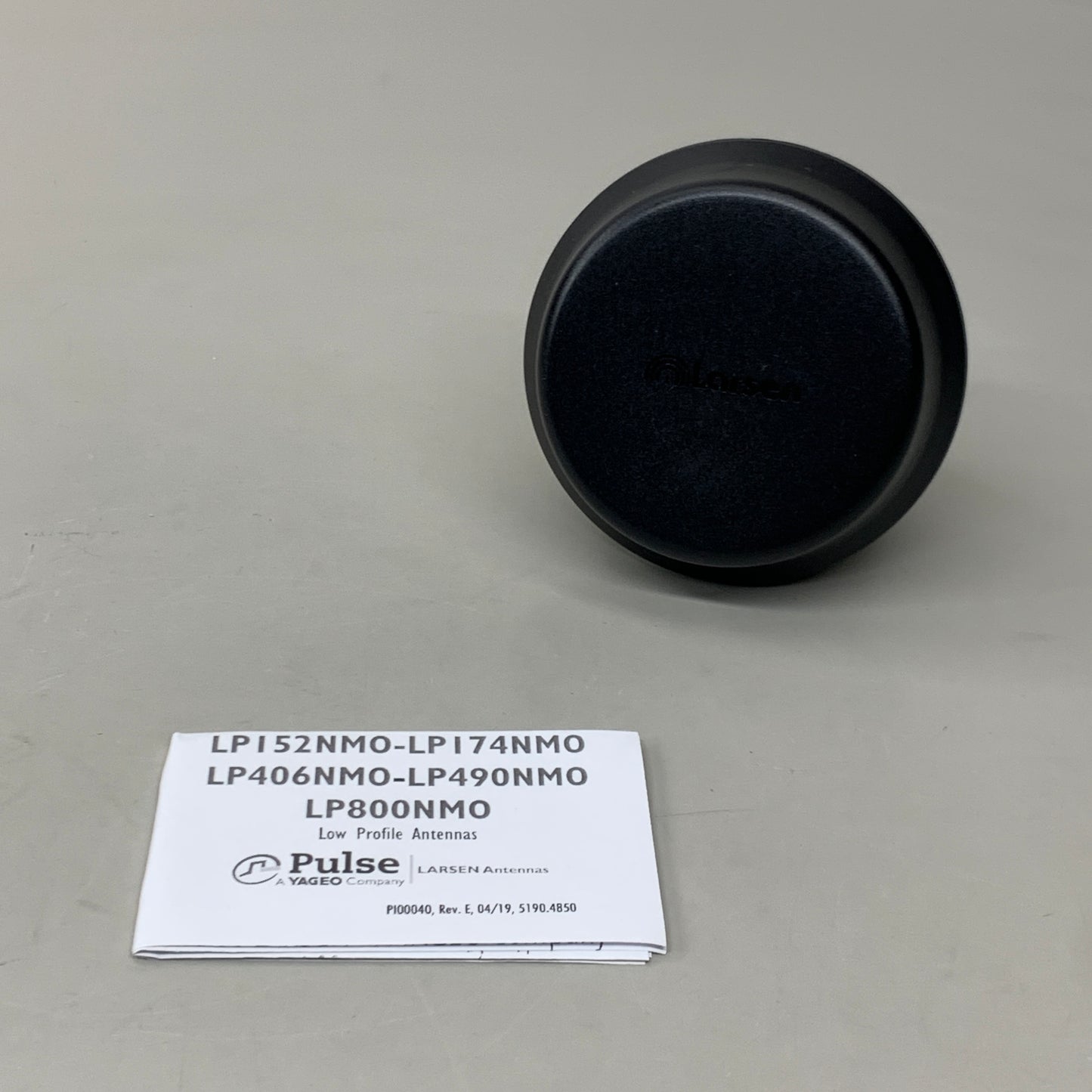 PULSE Black Low Profile Unity Gain Antenna For a 490-512 MHz LP490NMO