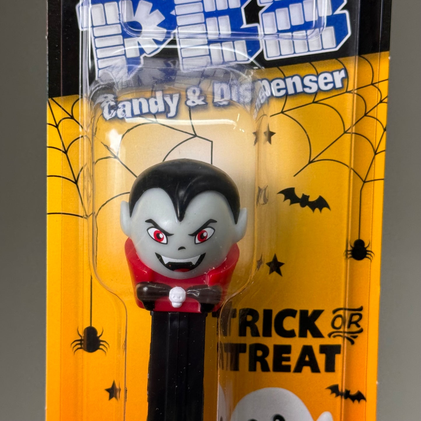 PEZ (12 PACK) Assorted Characters Candy Dispensers Halloween BB 08/28 079303