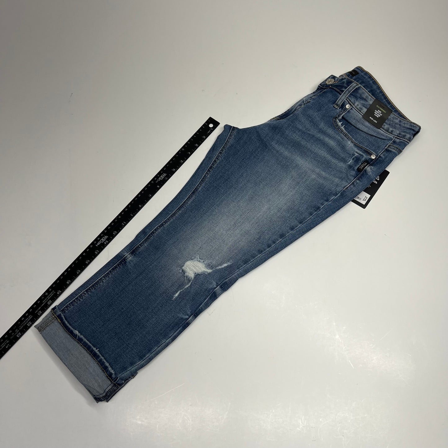 SILVER JEANS CO Suki Curvy Fit Mid Rise Capri Women's Sz 33/23.5 Light Wash