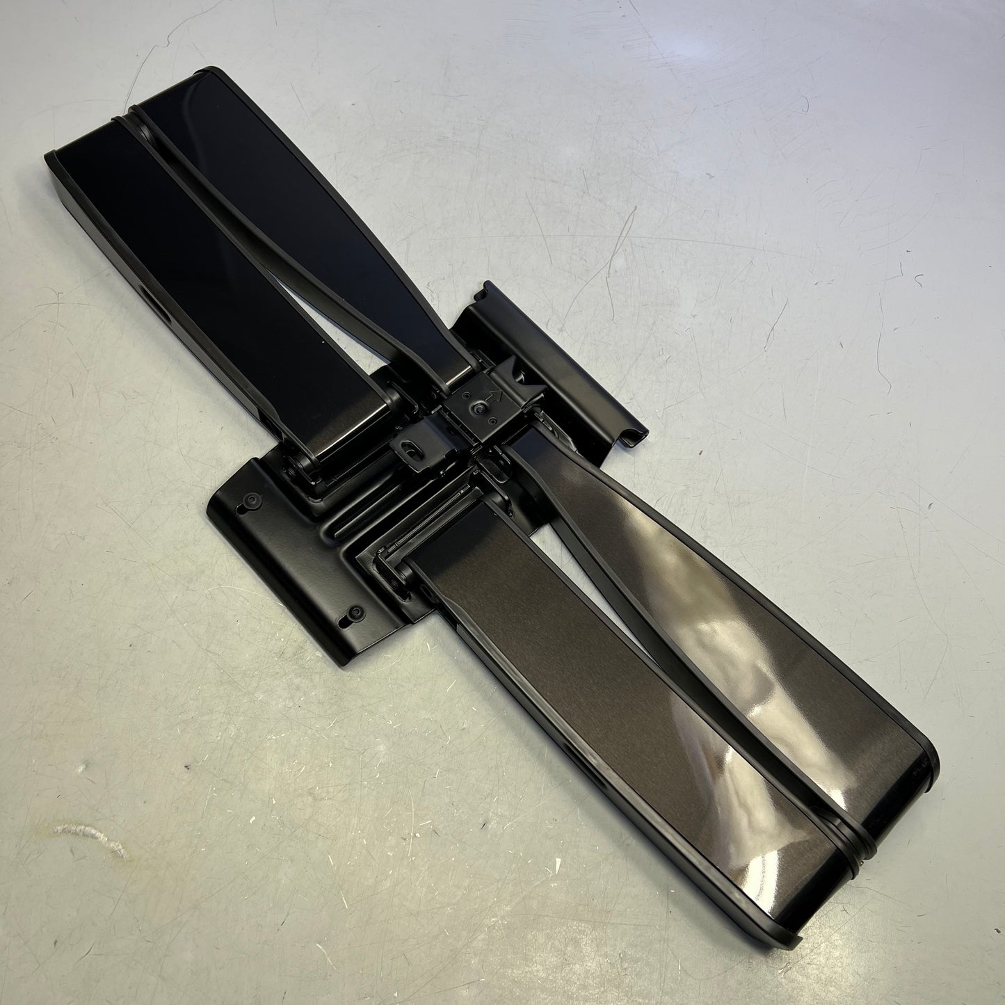 SANUS Heavy Gauge Steel Full Motion TV Mount Low Profile 42"-90" Black VLF728