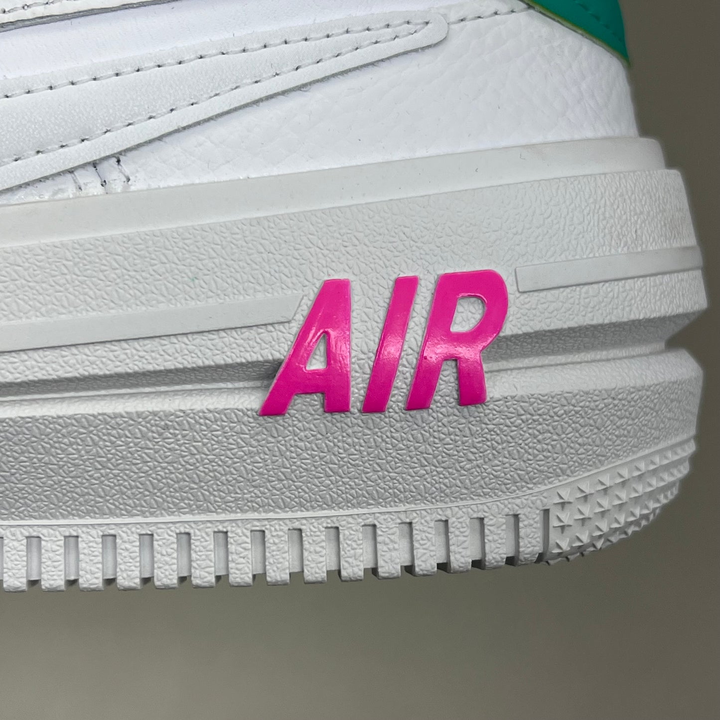 NIKE Air Force 1 PLT.AF.ORM Tapered Toe Sz Women's 9 White/Pink/Blue FN7180-100