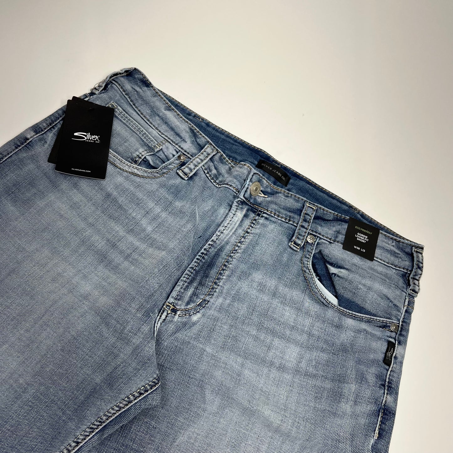 SILVER JEANS CO Gordie Loose Fit Short Eco Friendly Women's Sz 38/13 Indigo