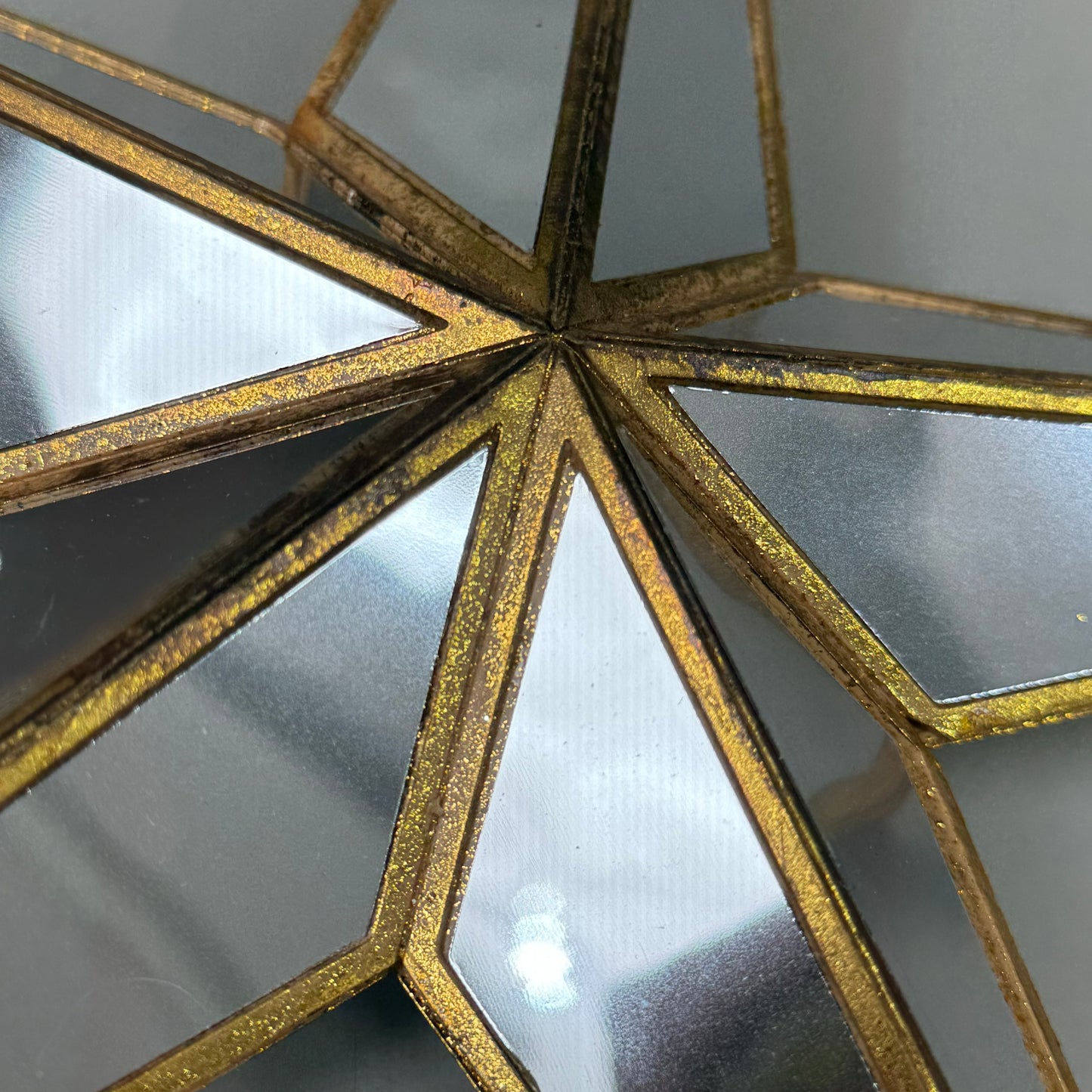 MCELHINNEYS The Home Studio Christmas Mirror Hanging Star Gold KOW2502
