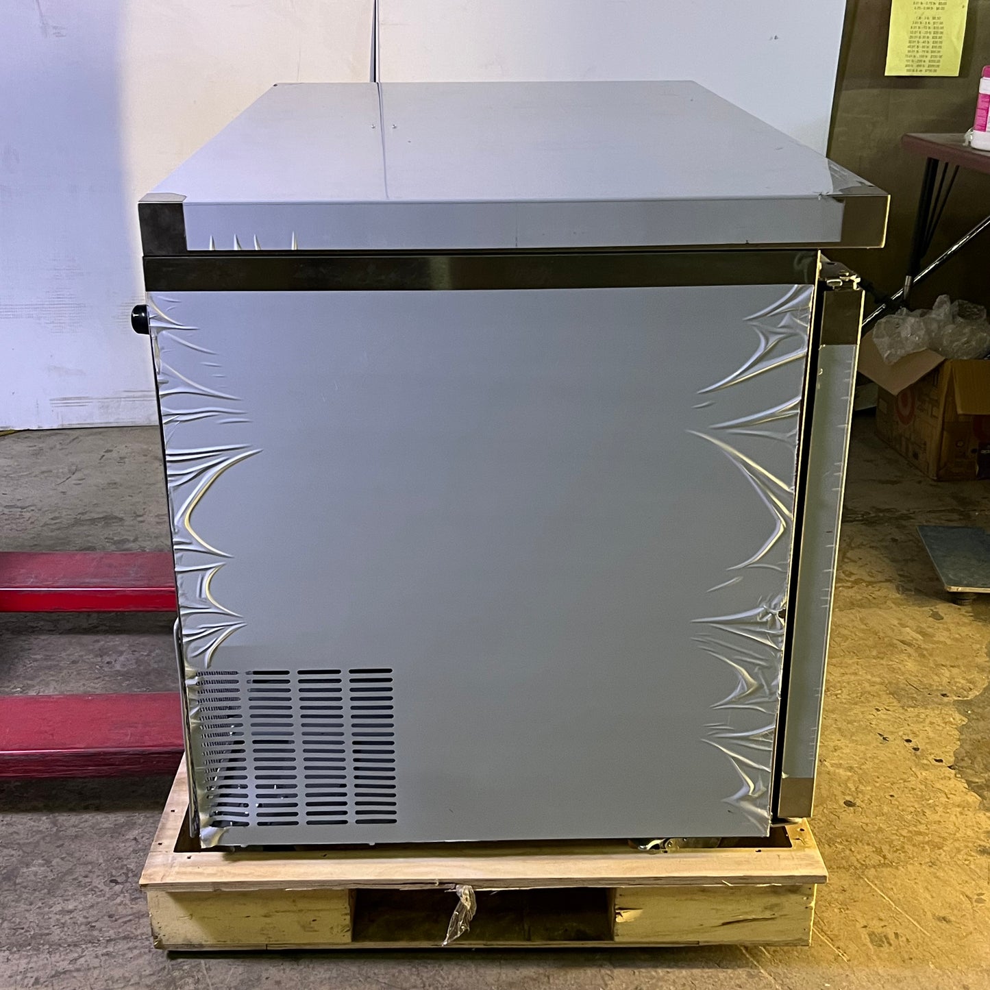 AVANTCO Undercounter Refrigerator Sz 48"W x 29.5"D x 35.25"H 178AU48R (New Other, Minor Damage (See Image)