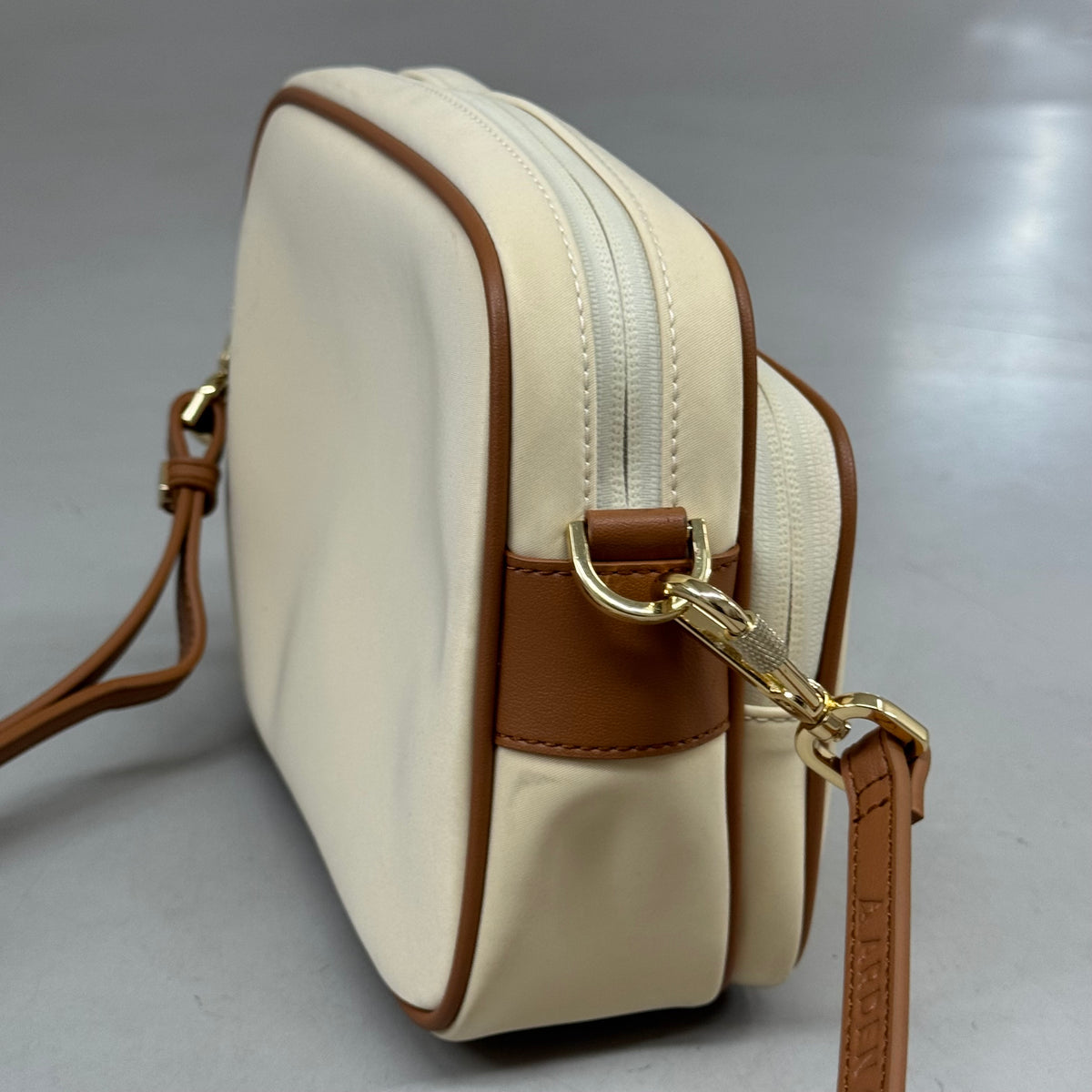 ARDEN COVE Crissy Full Crossbody Nylon Anti-theft Bag W/ Locking Straps Cream (New Without Tags)
