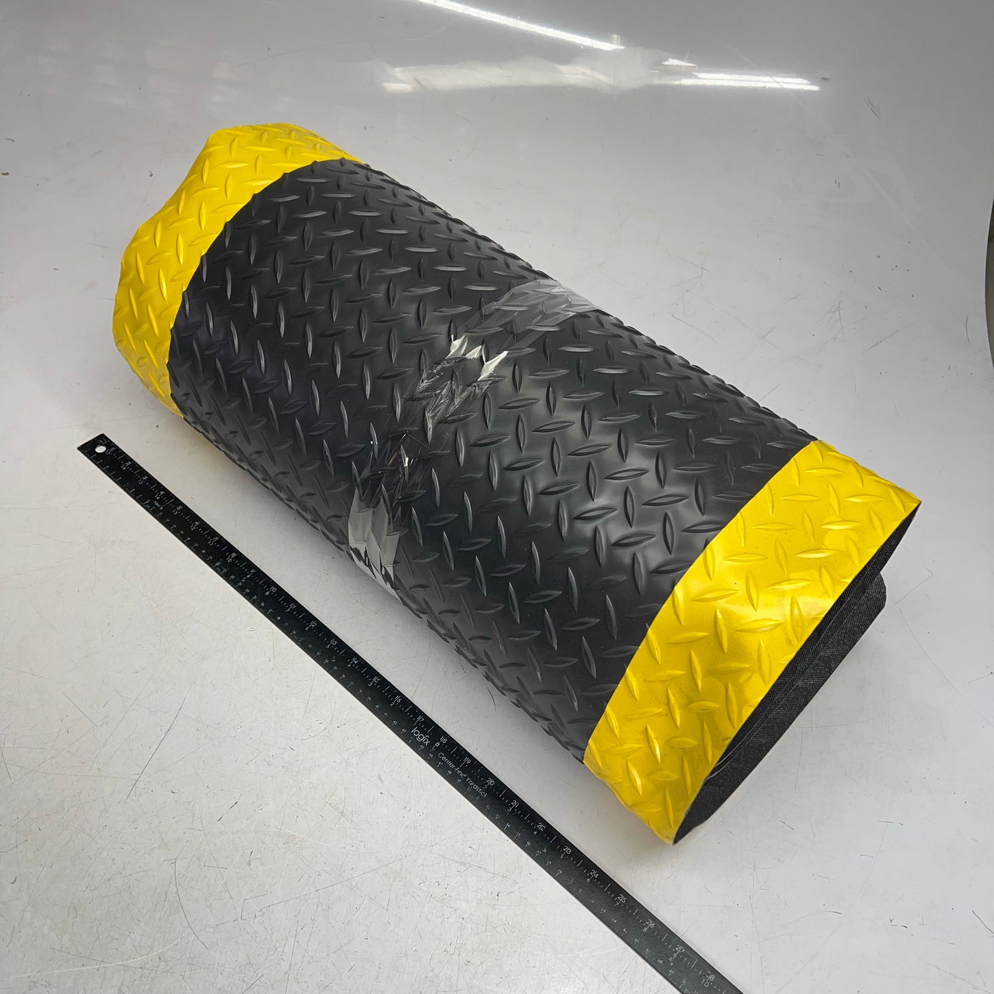 Industrial Anti-fatigue Mat Thick Foam Lining 70"x24" Yellow Safety Border