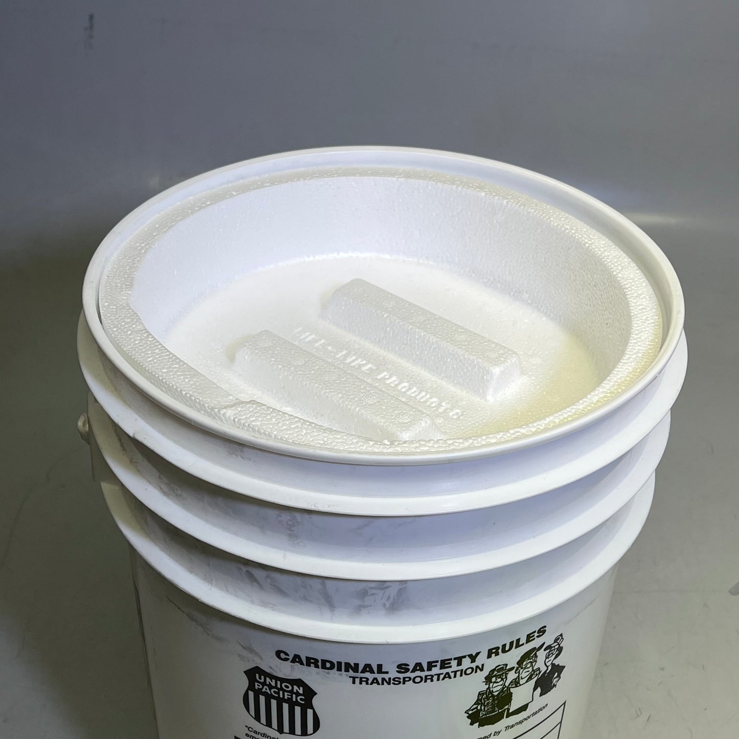 ZA@ UNION PACIFIC RAILROAD Ice Bucket Foam Lining & Lid W/ Plastic Lid Layer 6 Gal White/Black/Yellow