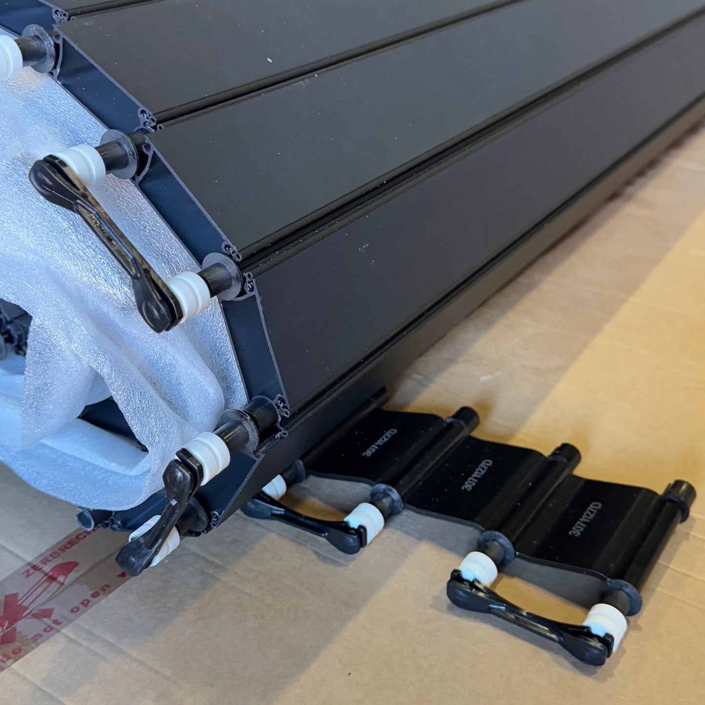 TESLA Slat System Tonneau Retractable Cover 1906561-00-D 59"W Black New Other